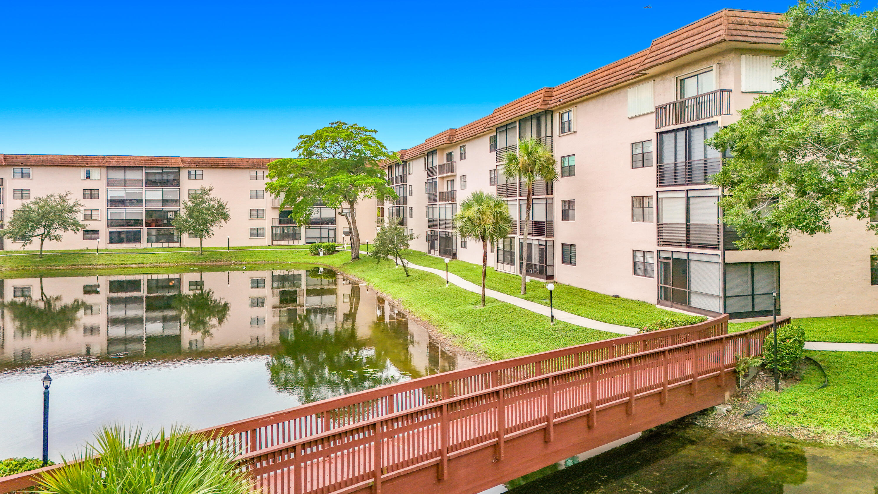 4970 E Sabal Palm Boulevard 412 Property Photo 32