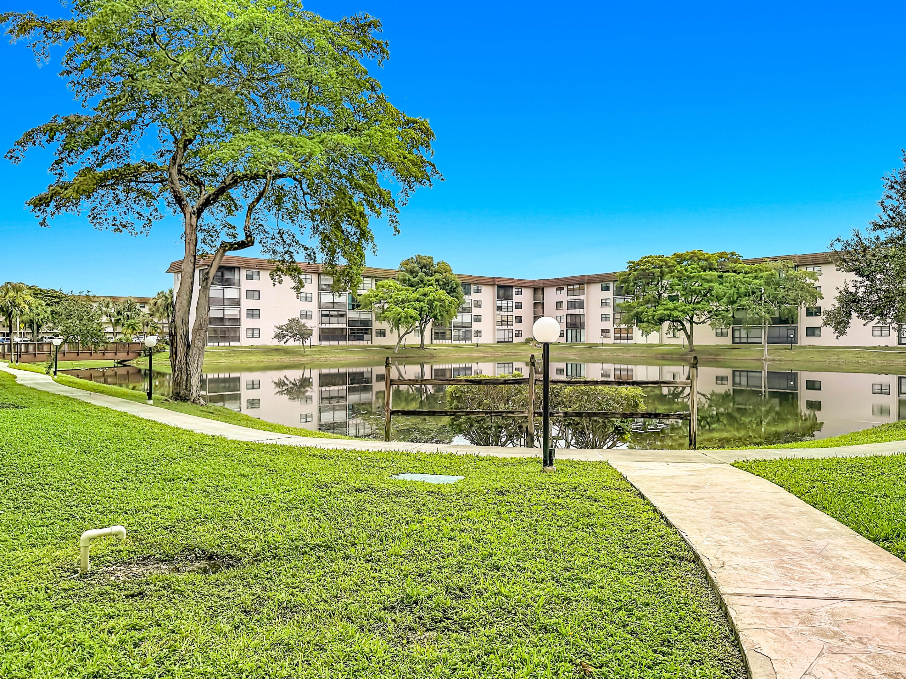 4970 E Sabal Palm Boulevard 412 Property Photo 35