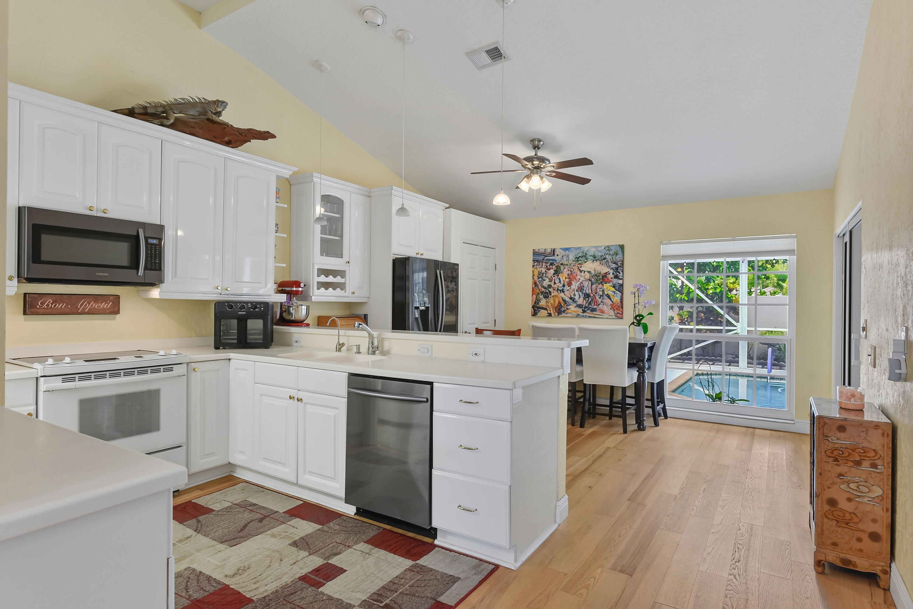 348 Eagleton Golf Drive Property Photo 6