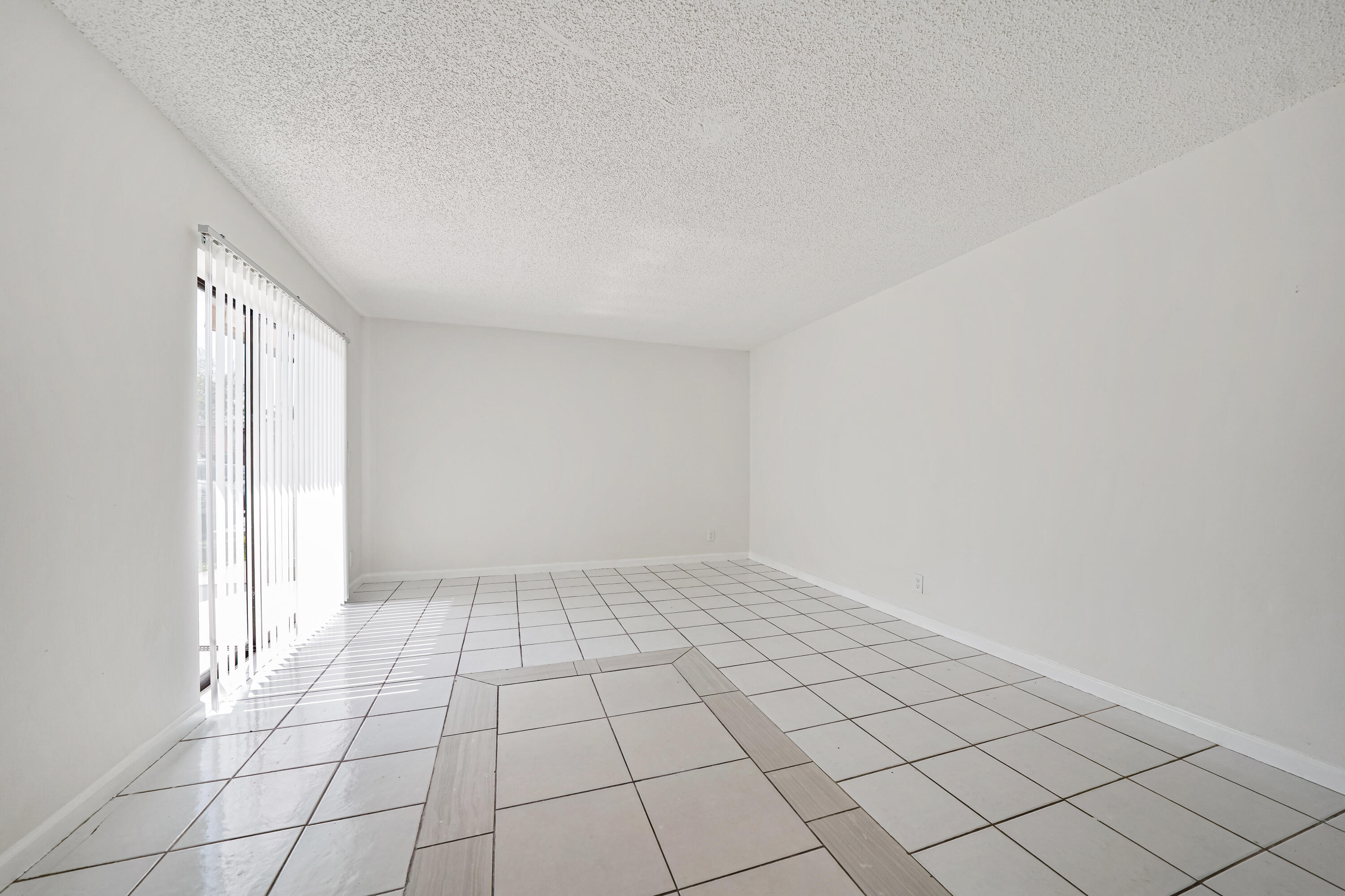 2173 White Pine Circle C Property Photo 3