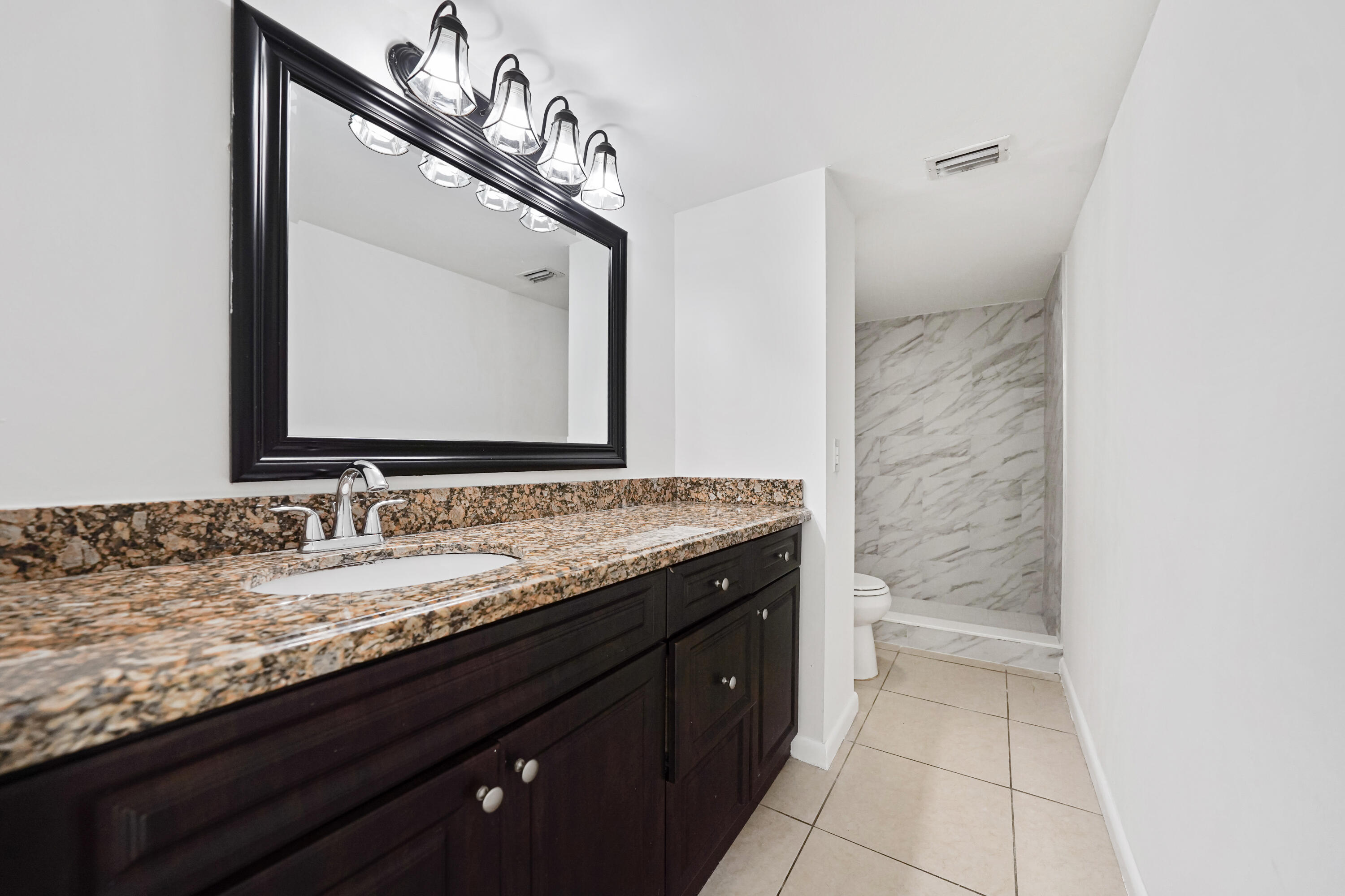 2173 White Pine Circle C Property Photo 9