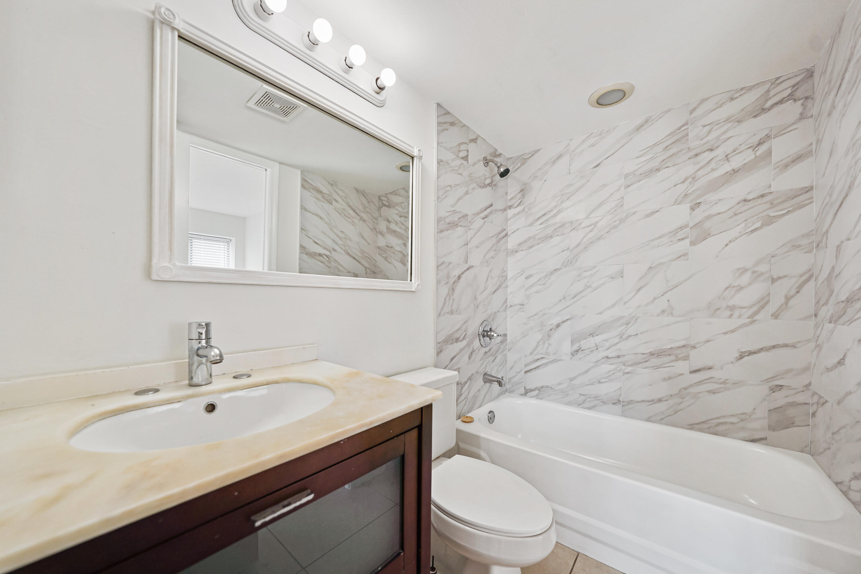 2173 White Pine Circle C Property Photo 12