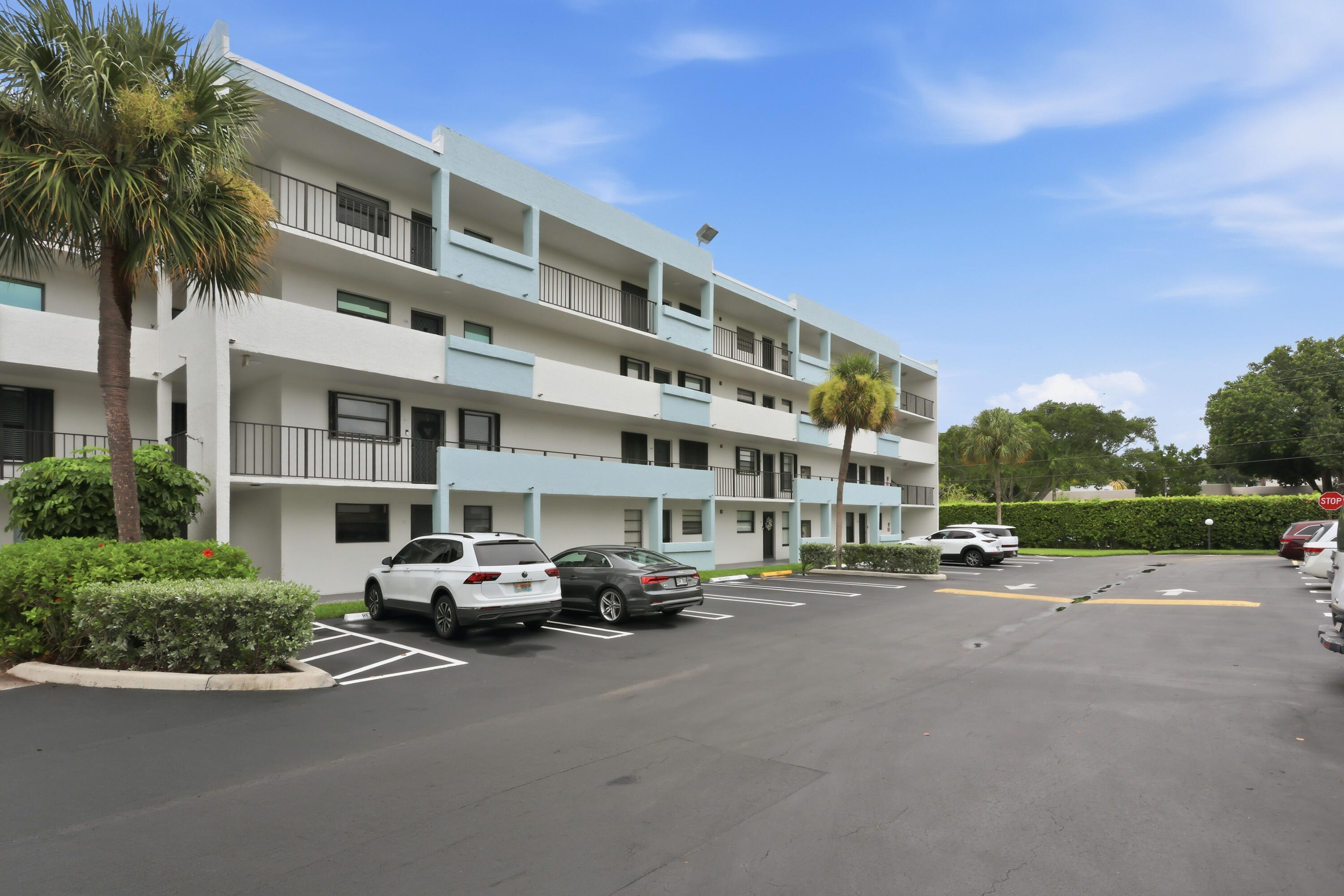 555 Banyan Tree Lane E 410 Property Photo 1