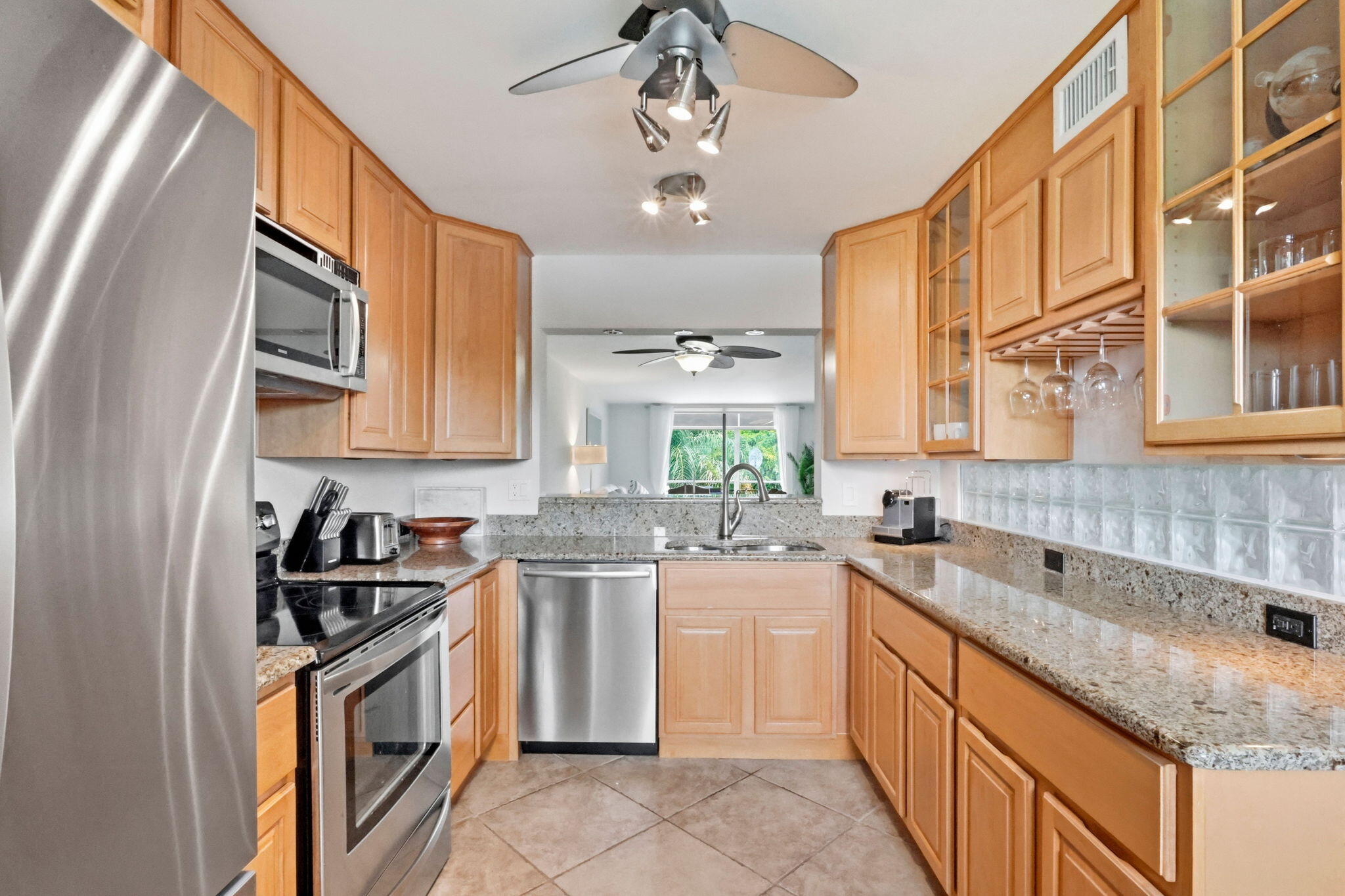555 Banyan Tree Lane E 410 Property Photo 7