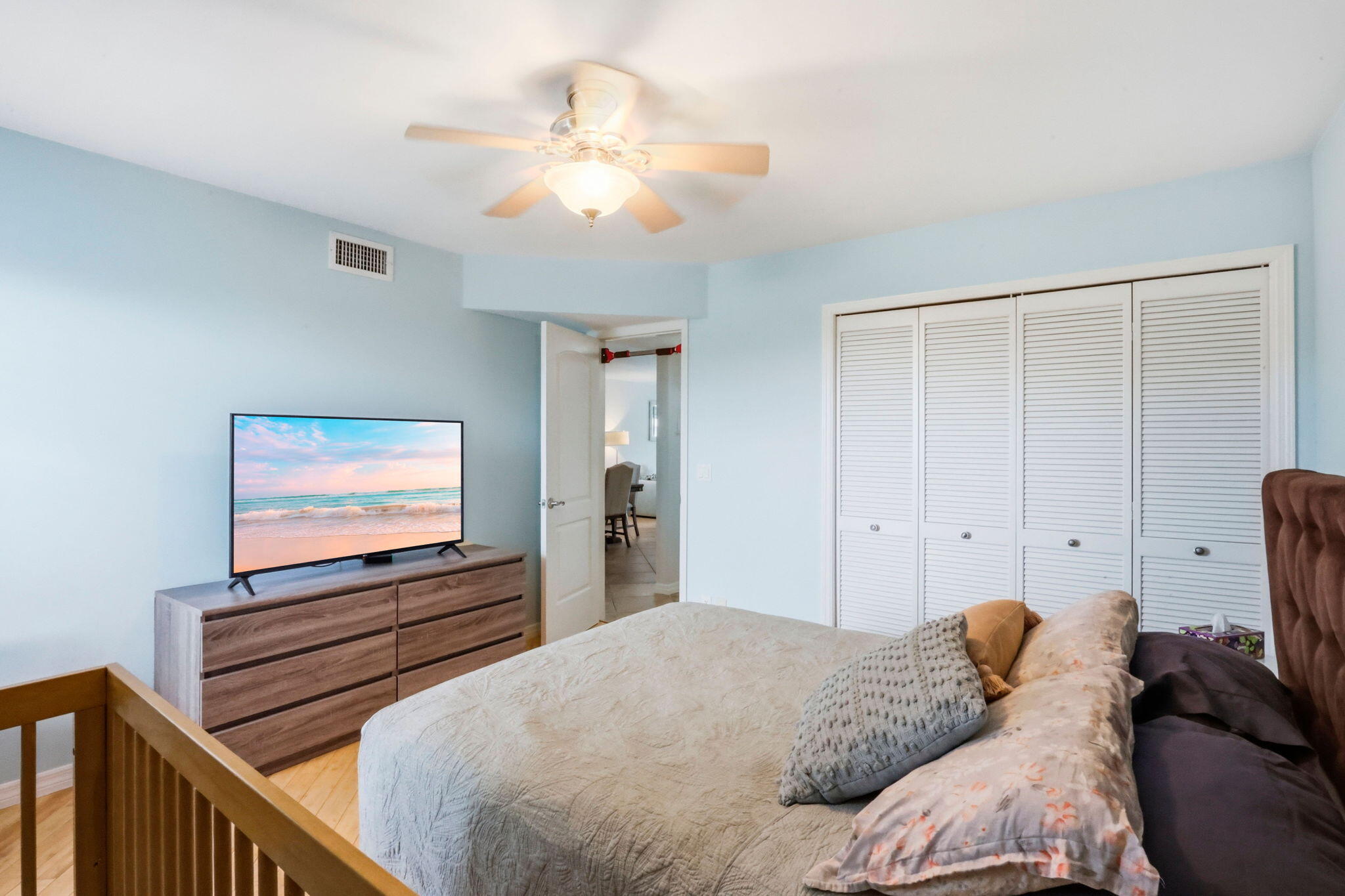 555 Banyan Tree Lane E 410 Property Photo 10