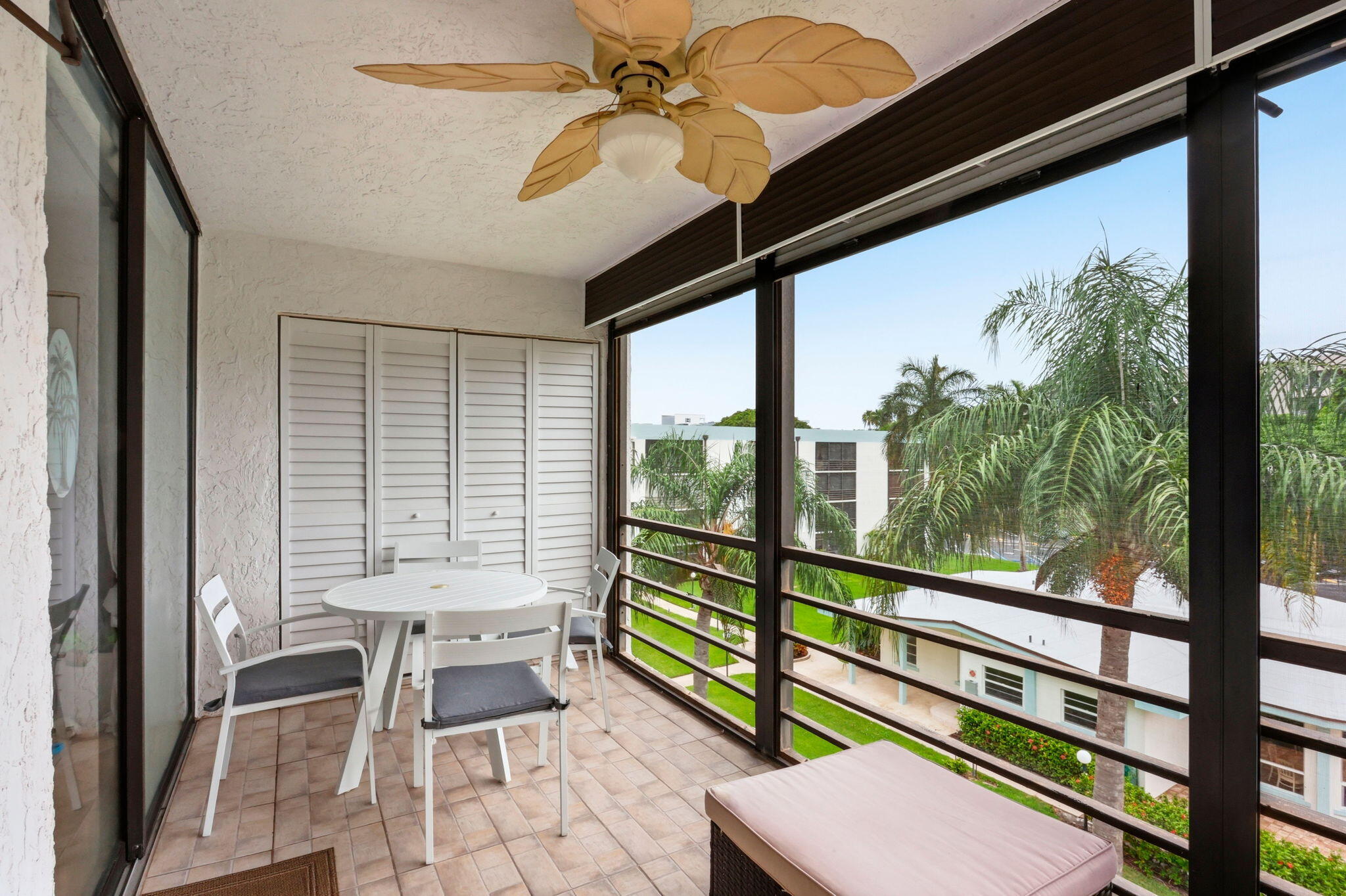 555 Banyan Tree Lane E 410 Property Photo 17