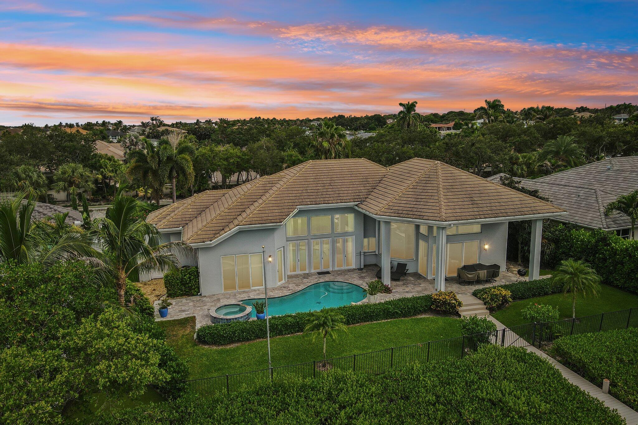 8651 Se Somerset Island Way Property Photo 1