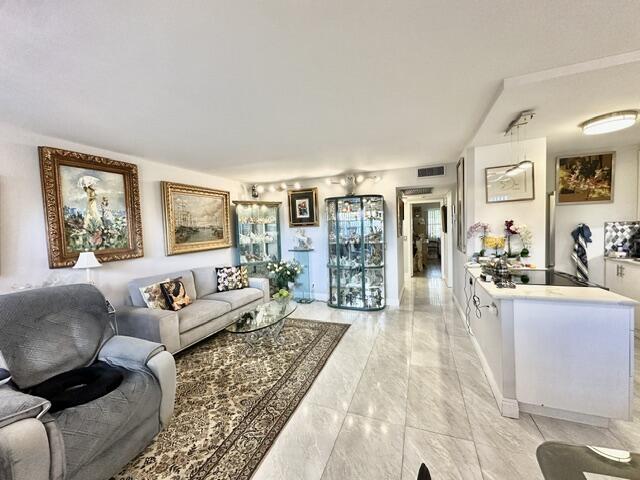 3008 Guildford A Property Photo 5