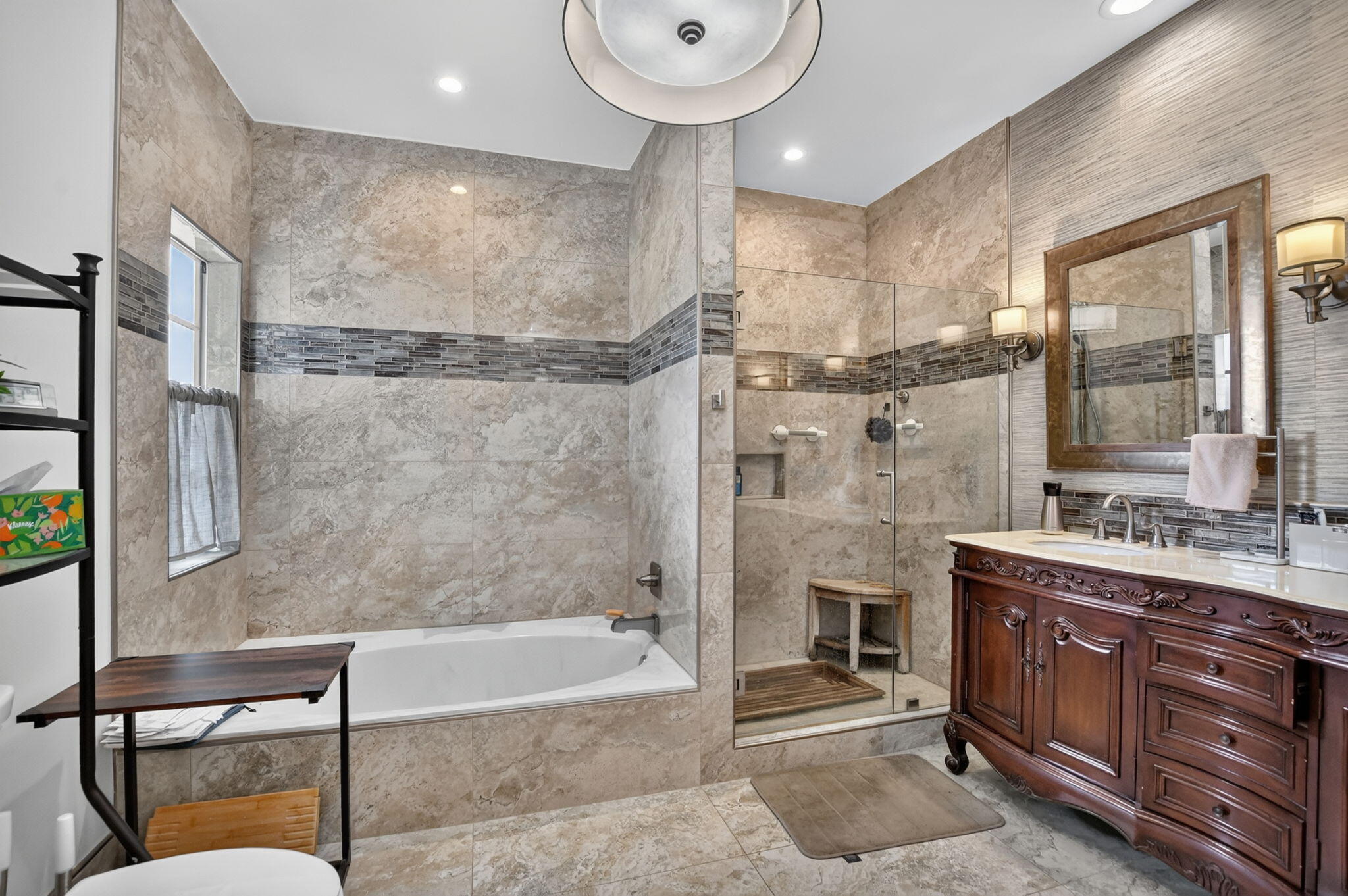 7659 Cinebar Drive Property Photo 16
