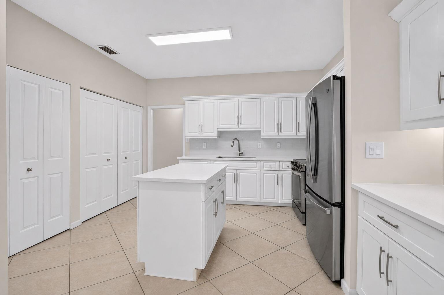 7659 Cinebar Drive Property Photo 33