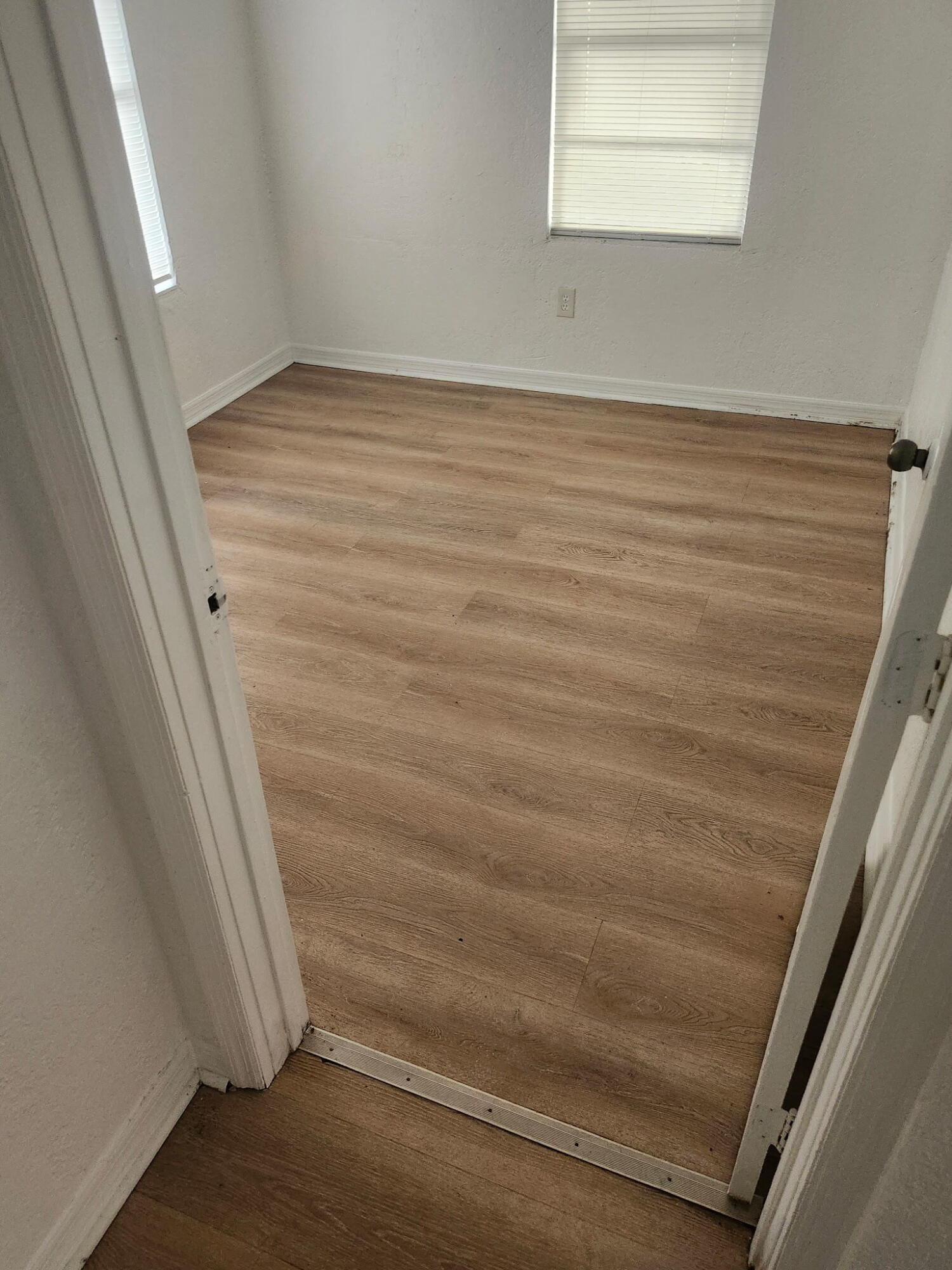 1669 W 27th Street B Property Photo 6
