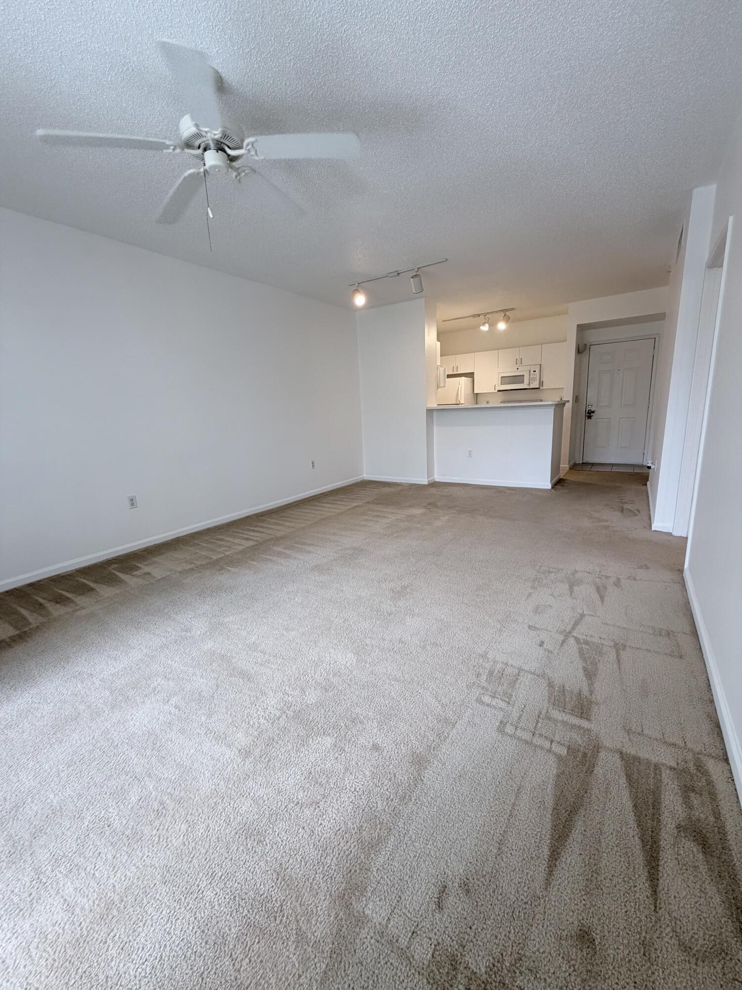 630 S Sapodilla Avenue 323 Property Photo 6