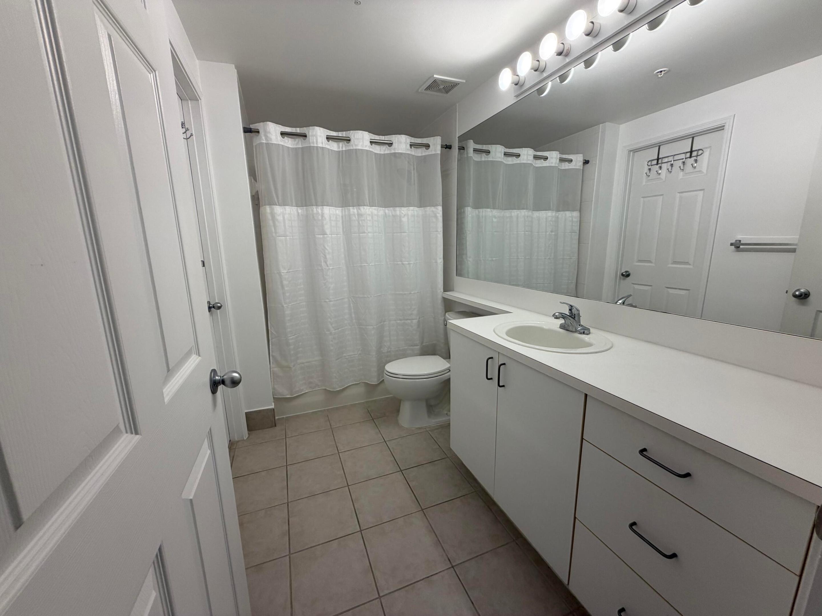 630 S Sapodilla Avenue 323 Property Photo 12