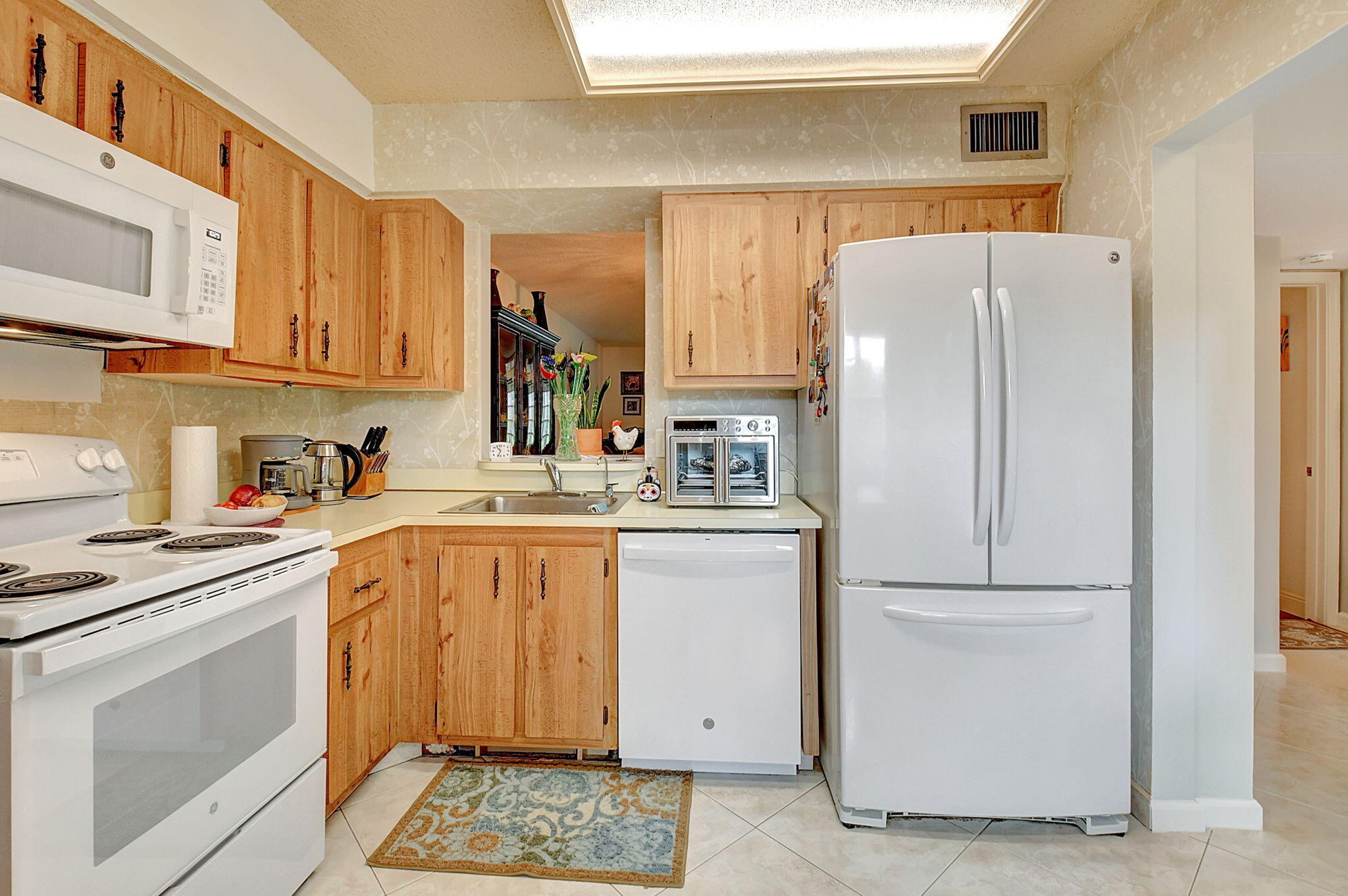 14773 Cumberland Drive 102 D Property Photo 6