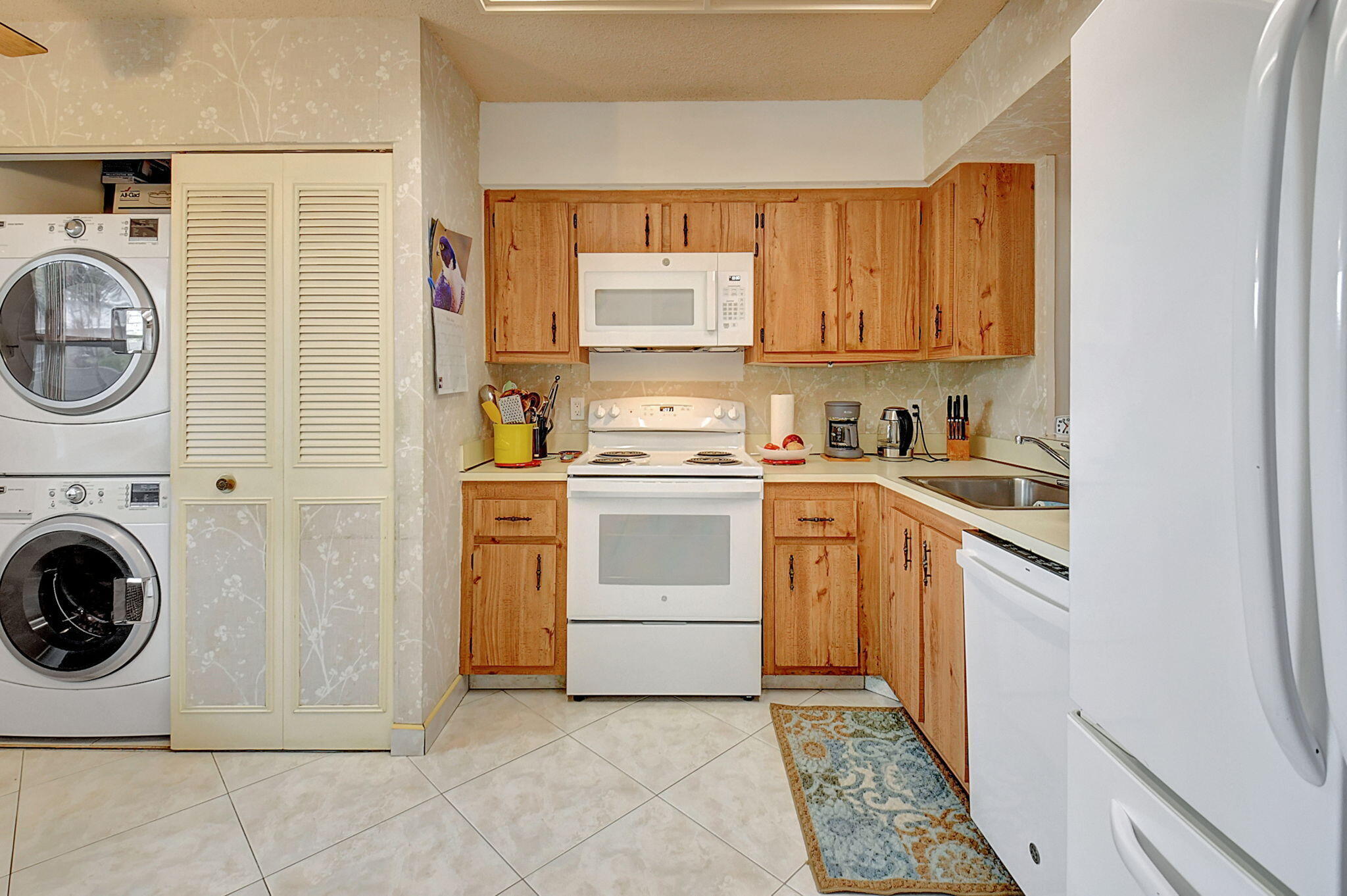 14773 Cumberland Drive 102 D Property Photo 9
