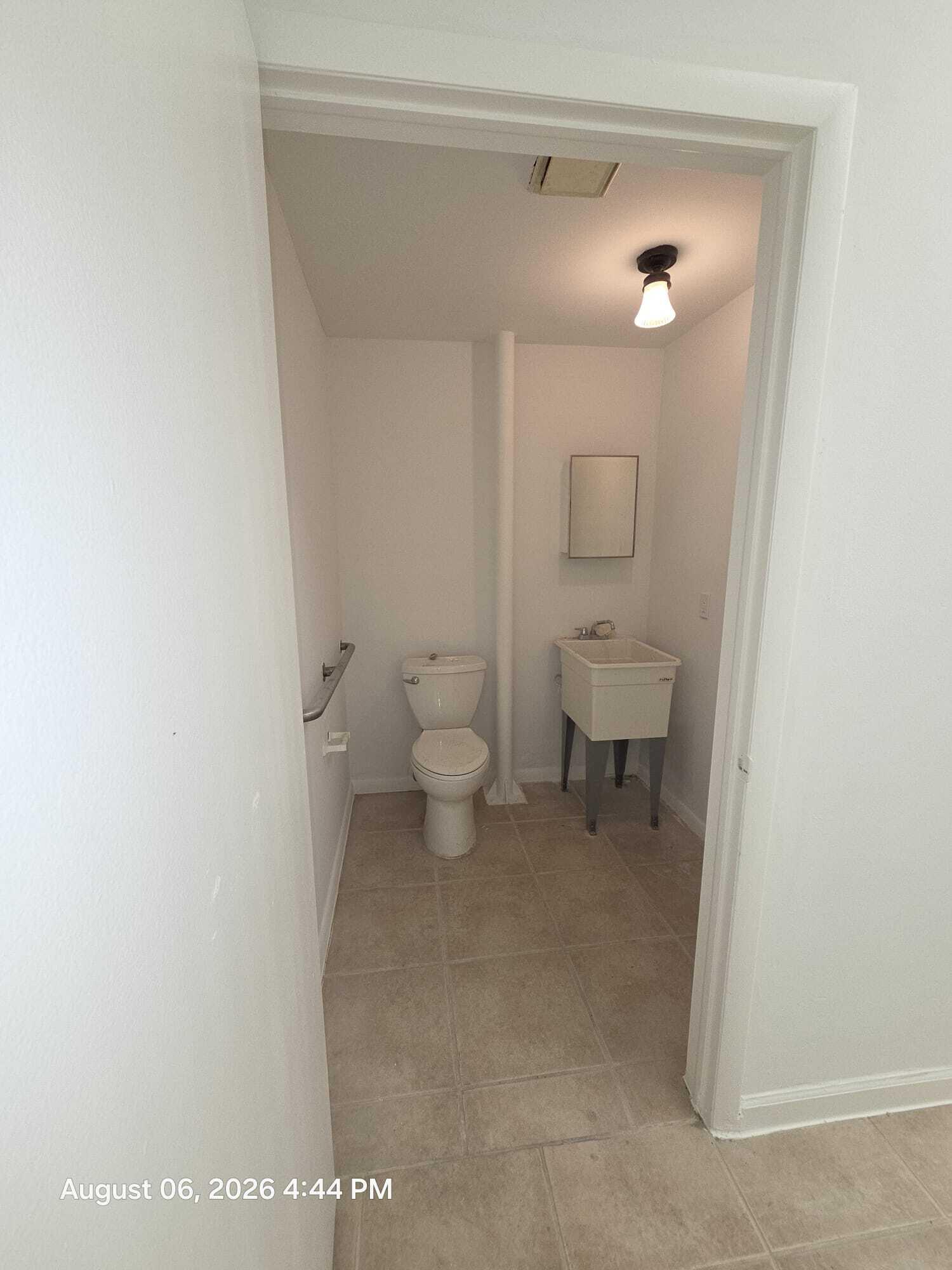 7231 Southern Boulevard Property Photo 8
