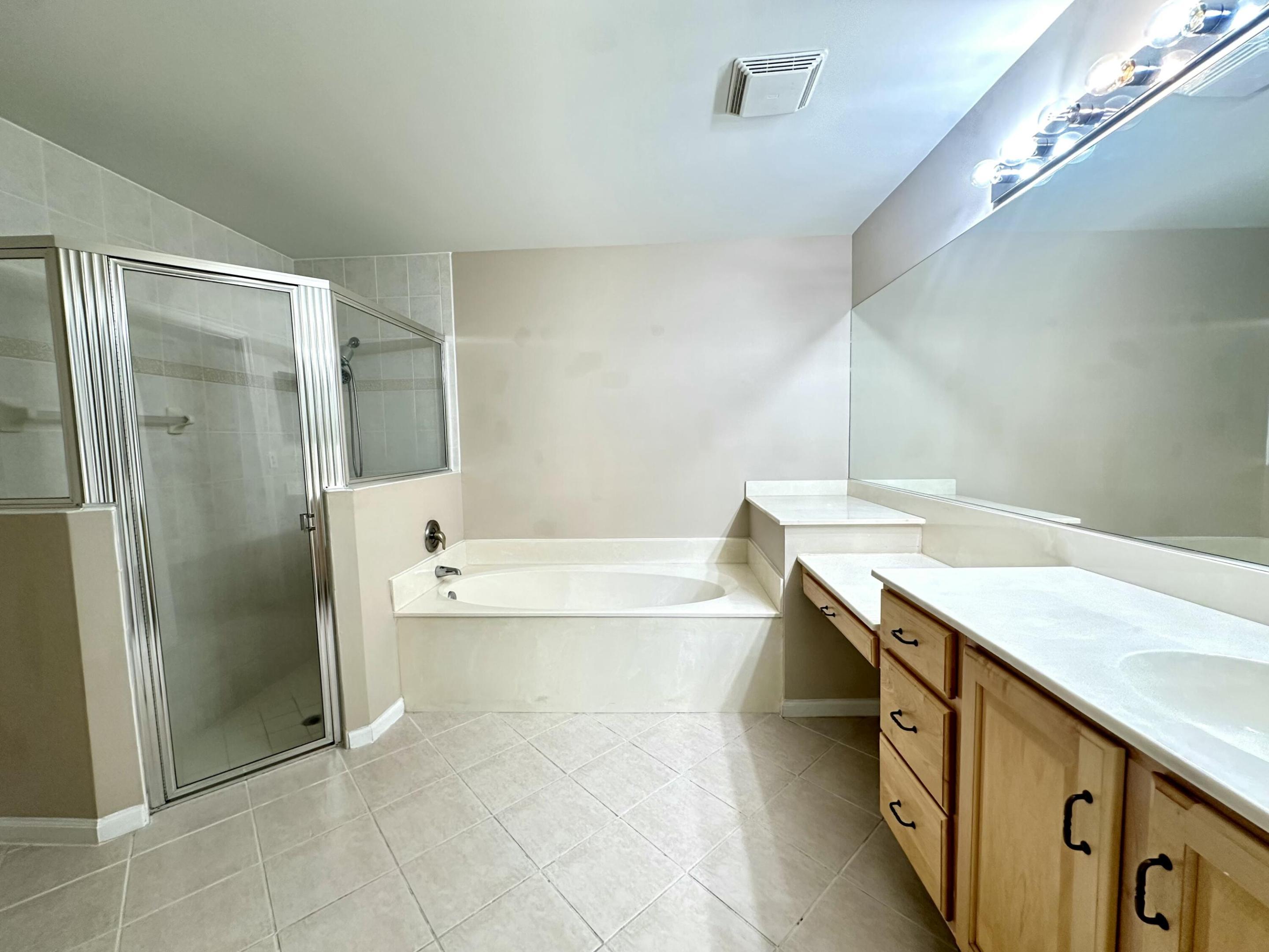 10632 Lake Shore Drive Property Photo 11
