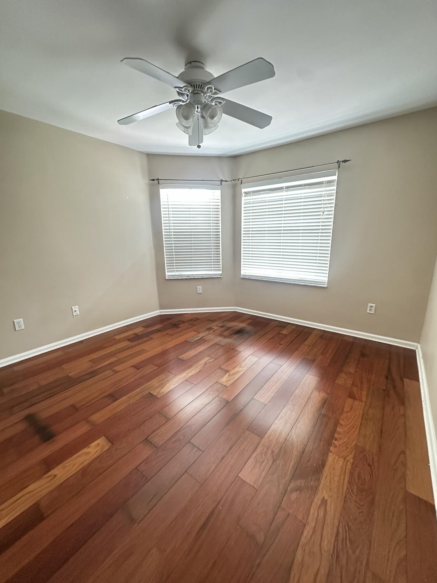 10632 Lake Shore Drive Property Photo 12