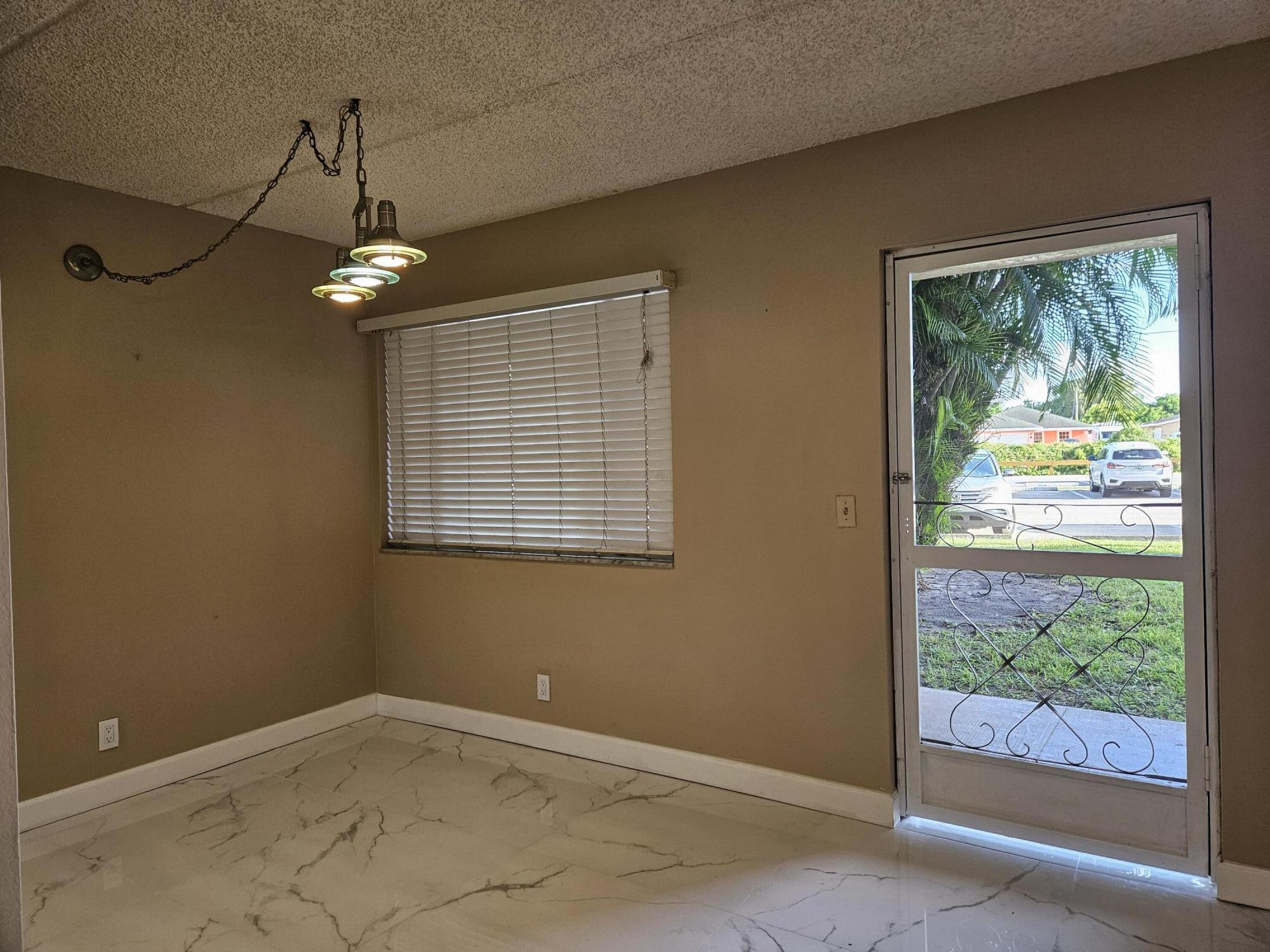 300 Village Green Circle S 114 Property Photo 6