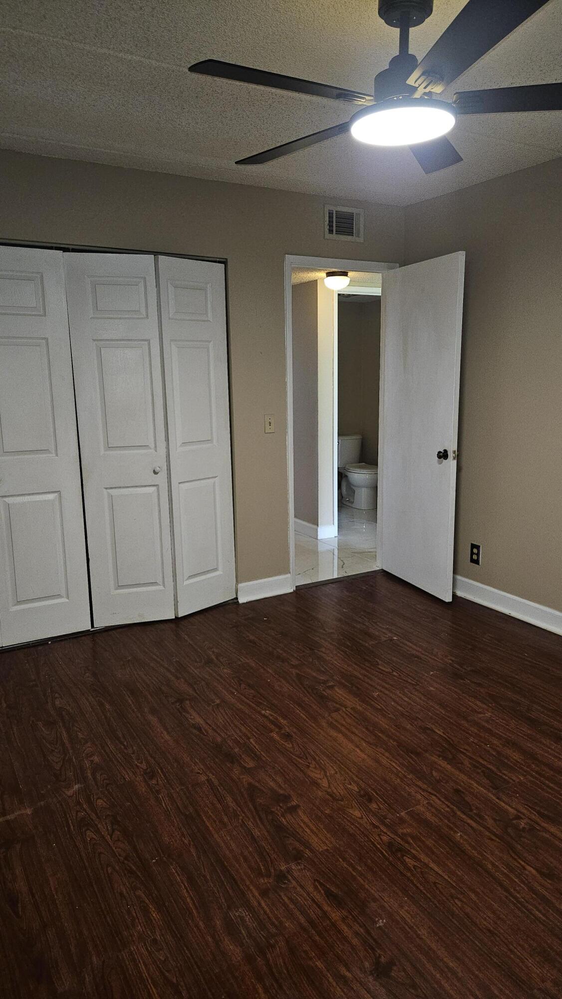 300 Village Green Circle S 114 Property Photo 10