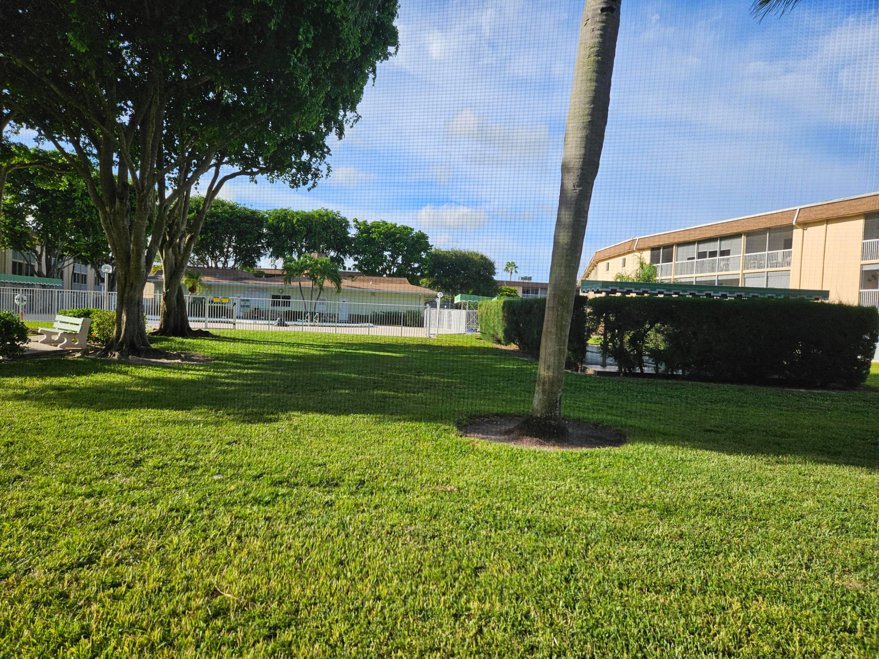 300 Village Green Circle S 114 Property Photo 13