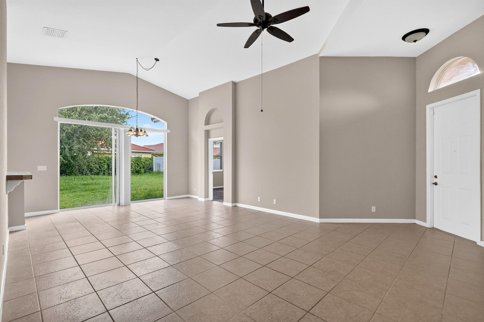6305 Spring Lake Terrace Property Photo 8