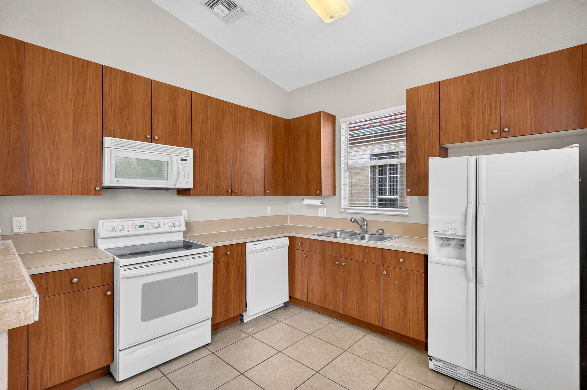 6305 Spring Lake Terrace Property Photo 11