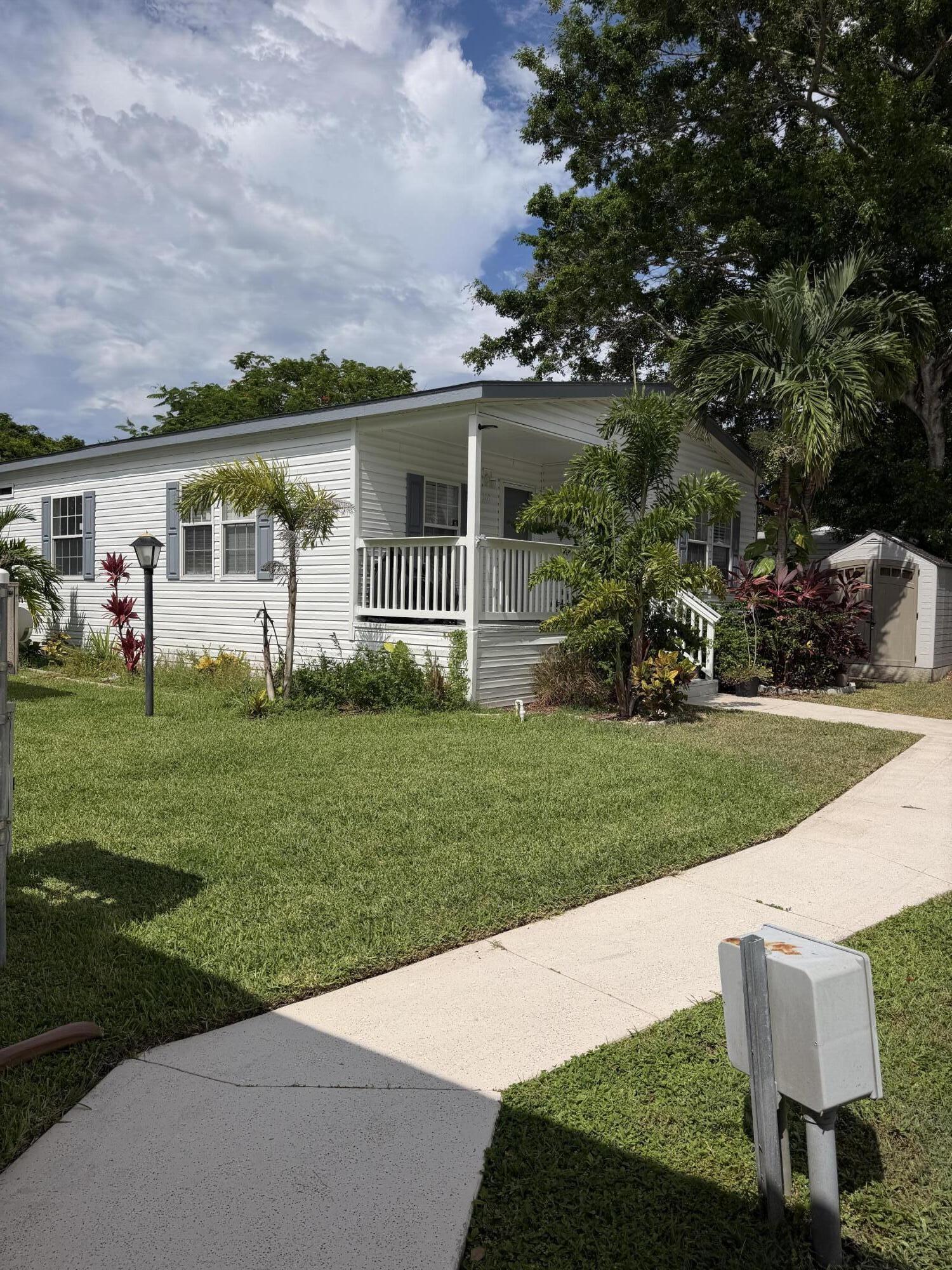 2555 Pga Boulevard 303 Property Photo 1