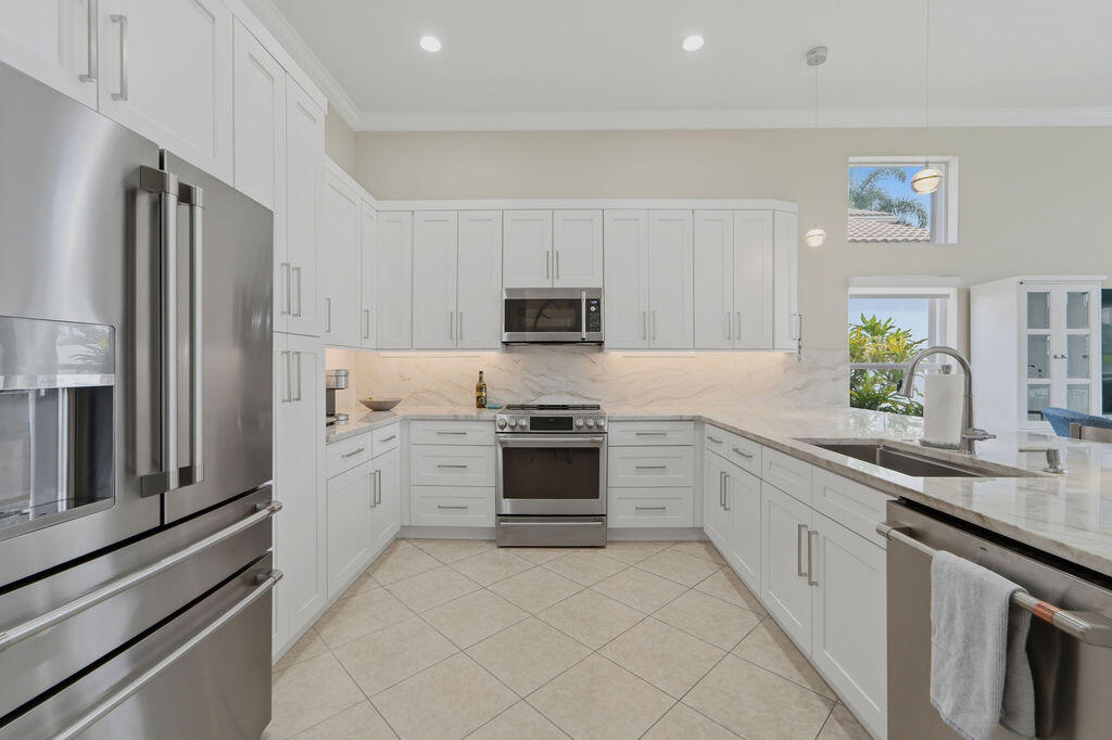 9841 Casa Mar Drive Property Photo 1