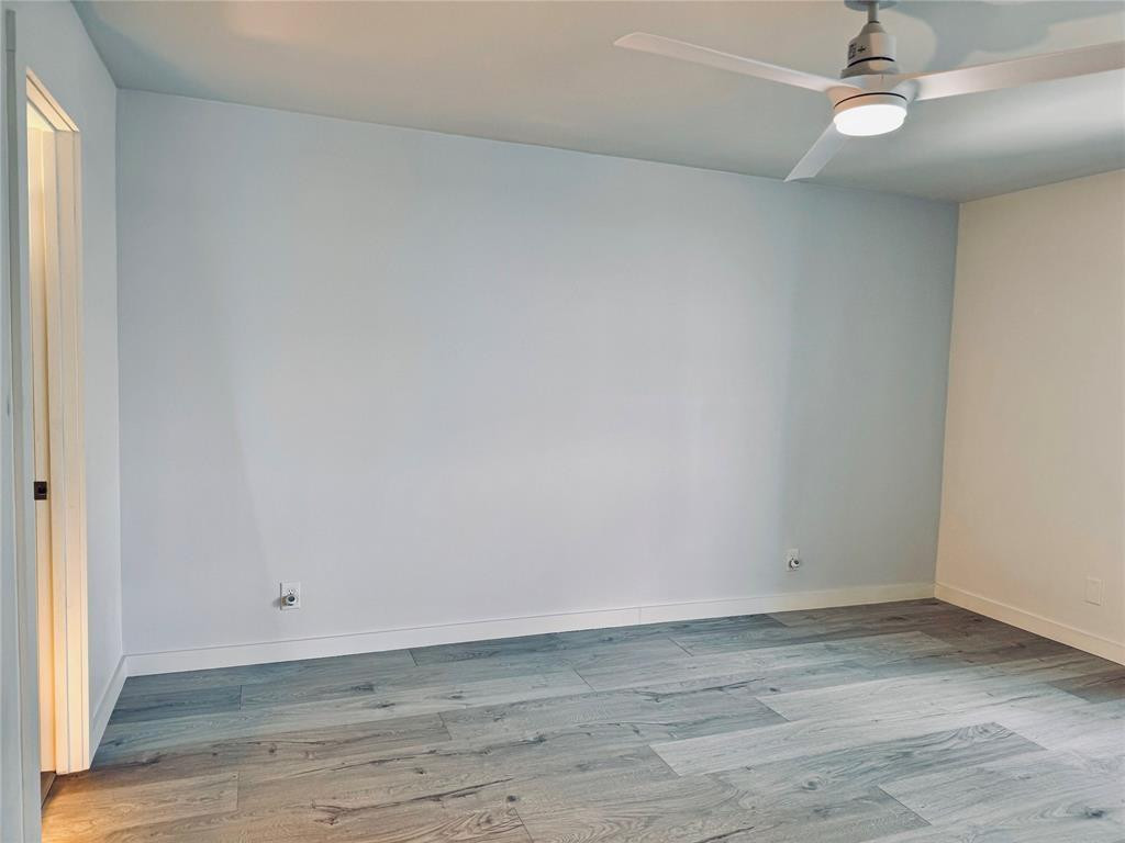 111 Lake Emerald Drive 407 Property Photo 10