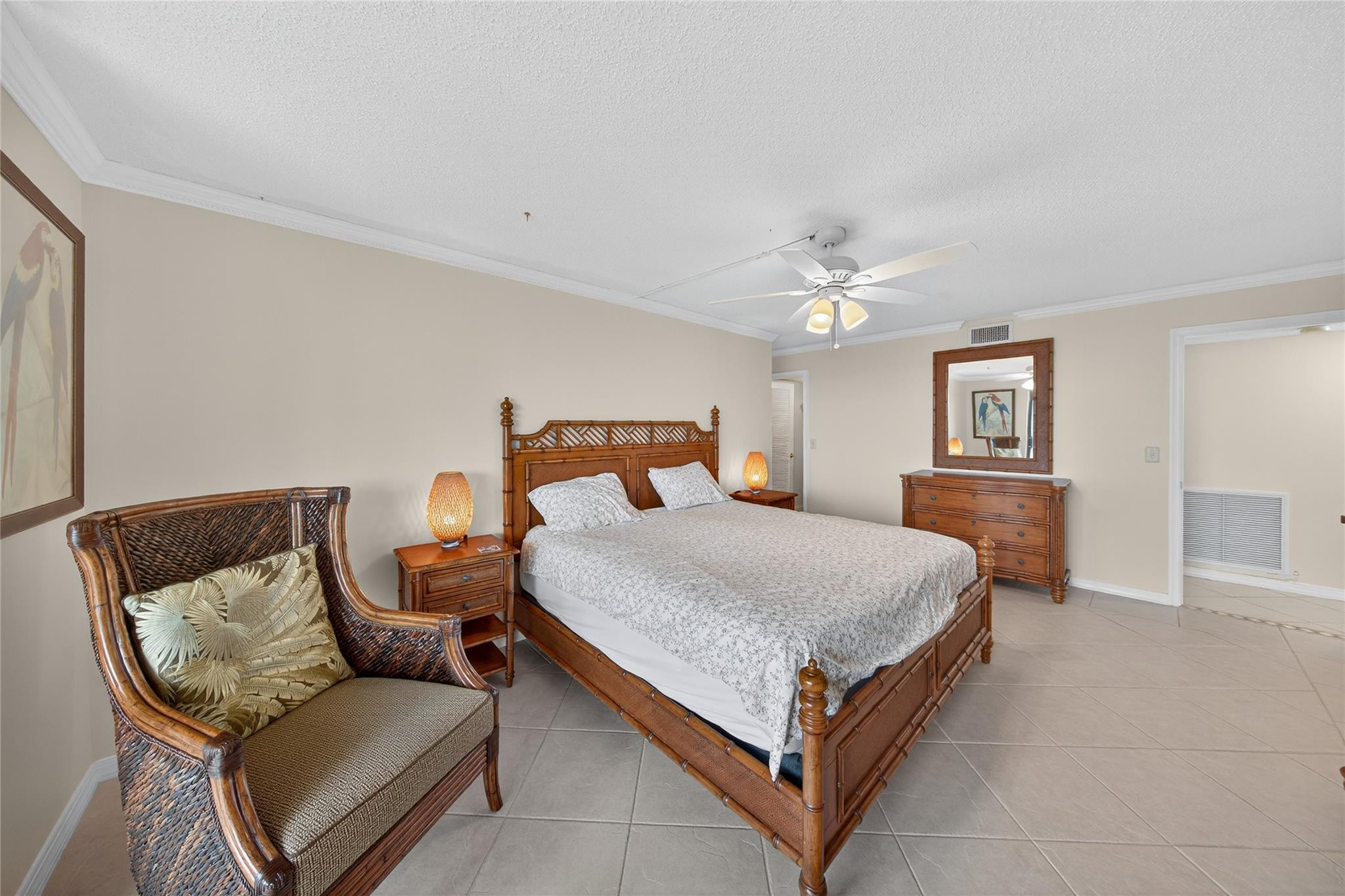 800 Jeffery Street 405 Property Photo 24