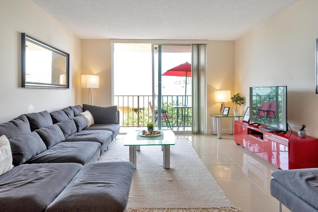 1009 N Ocean Boulevard 409 Property Photo 4