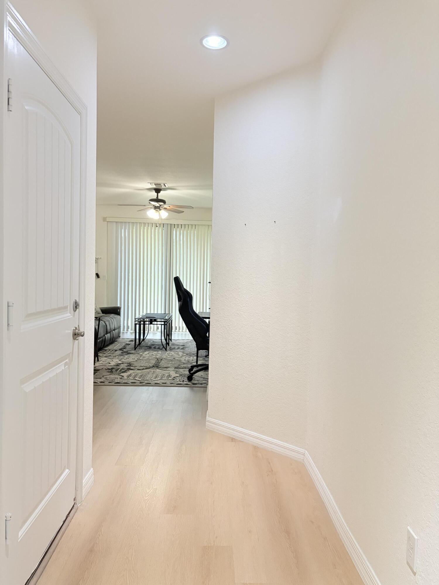5026 S Astor Circle Property Photo 3