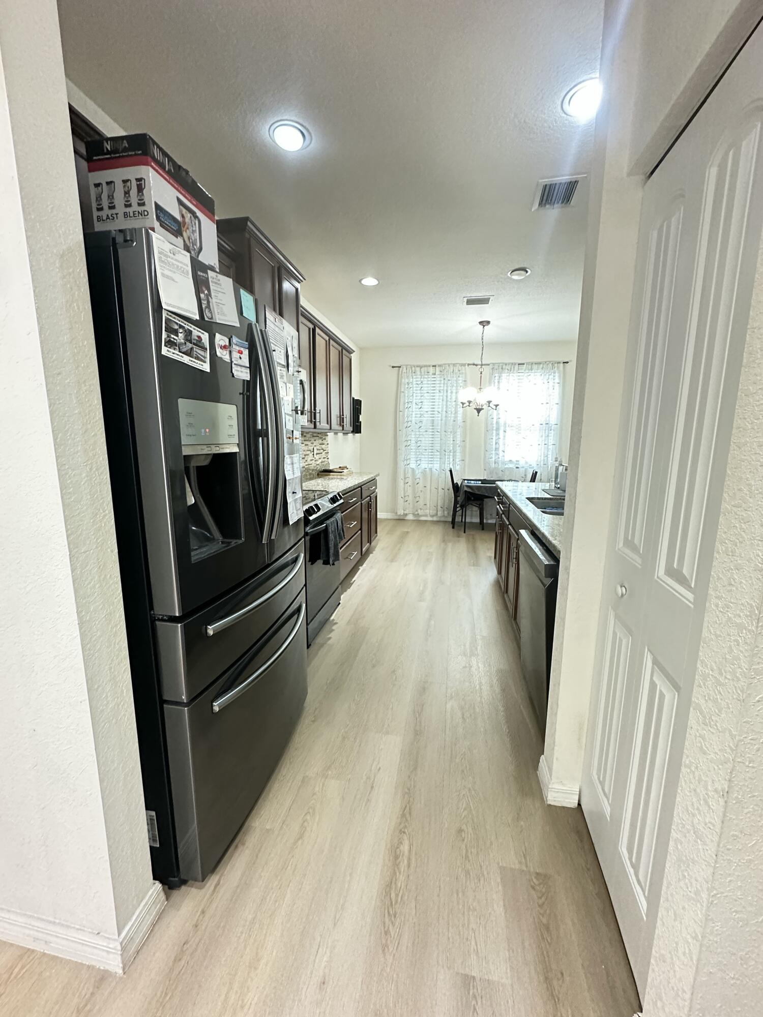 5026 S Astor Circle Property Photo 6