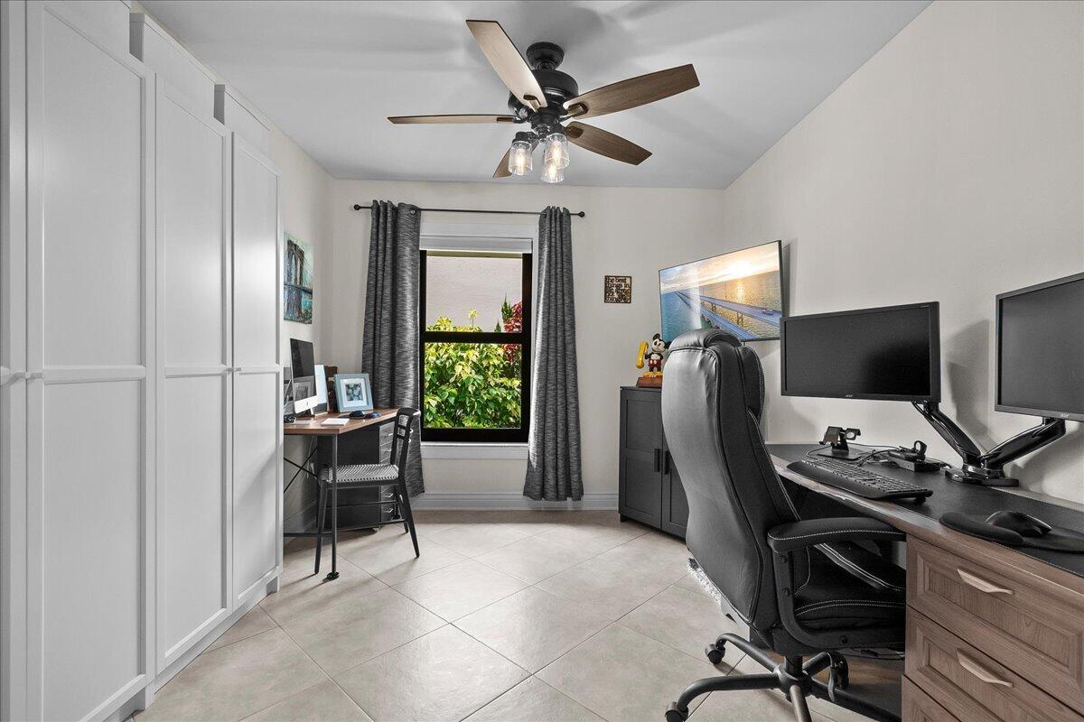 10798 Seacliff Circle Property Photo 6
