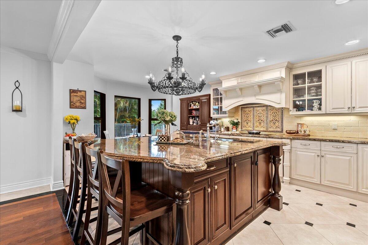 10798 Seacliff Circle Property Photo 11