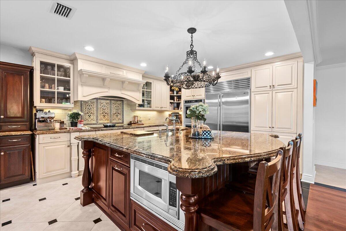 10798 Seacliff Circle Property Photo 12
