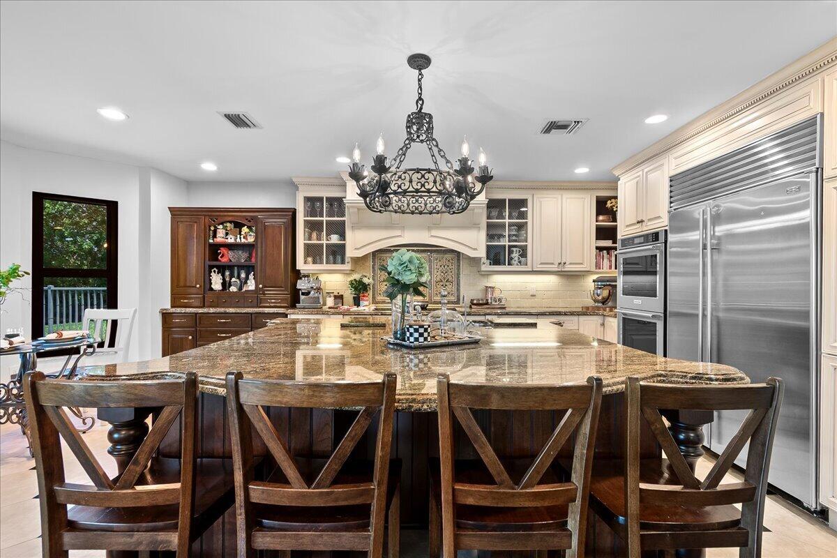 10798 Seacliff Circle Property Photo 12