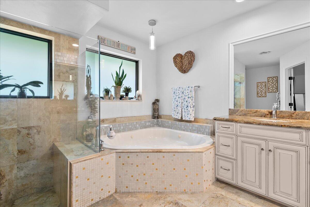10798 Seacliff Circle Property Photo 20