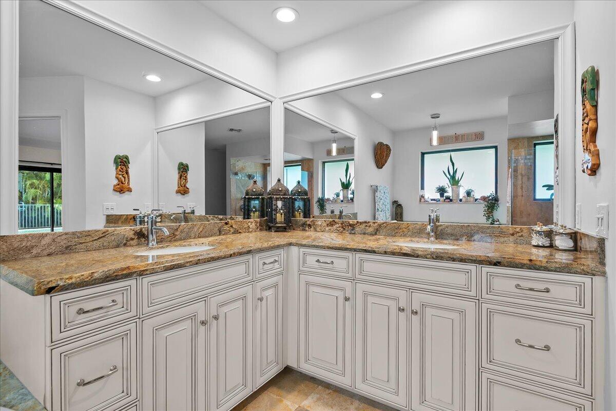 10798 Seacliff Circle Property Photo 22