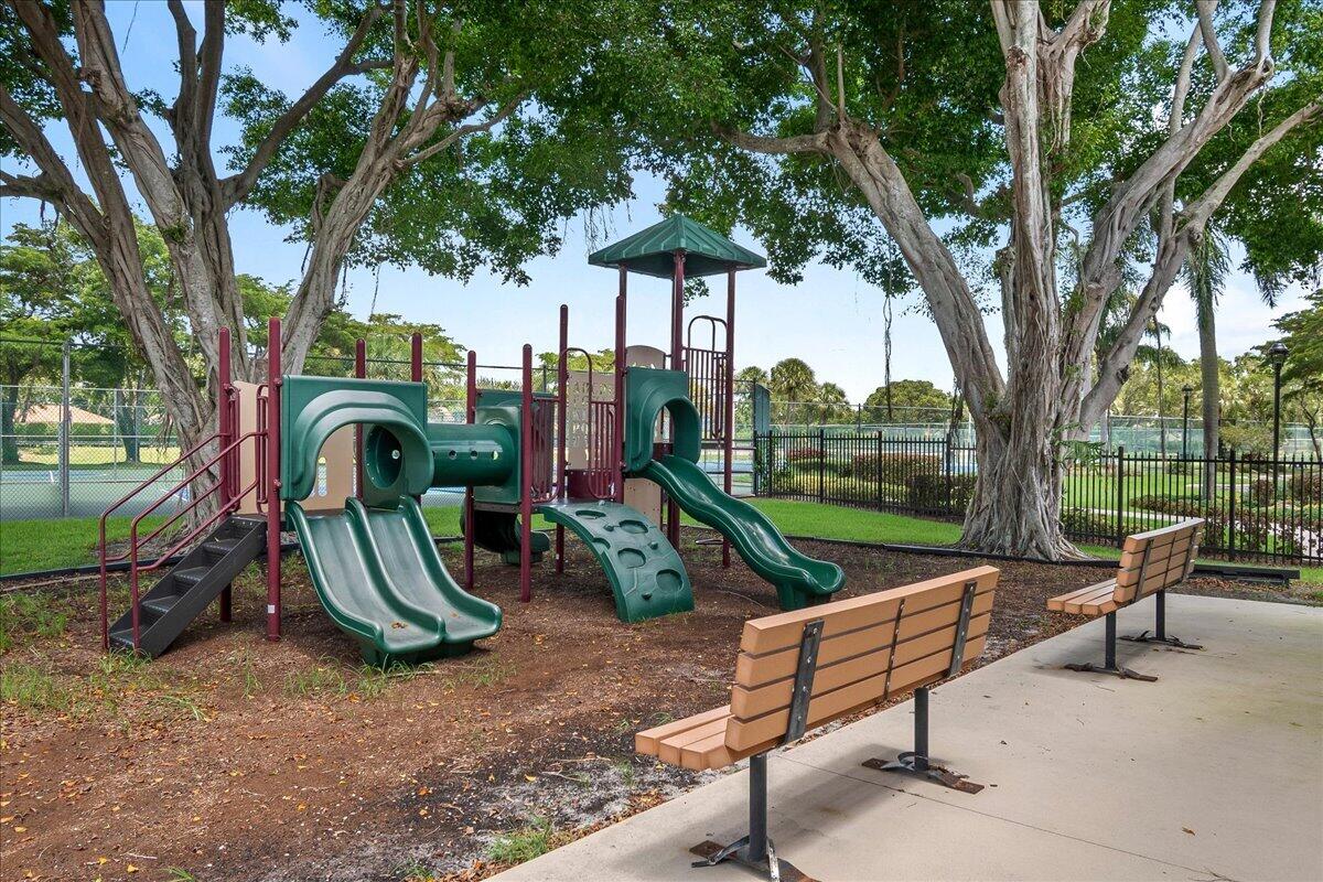 10798 Seacliff Circle Property Photo 43