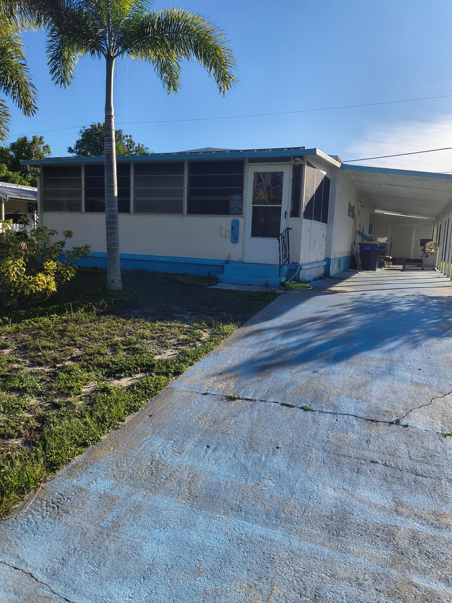 8294 Se Sandy Lane Property Photo 1