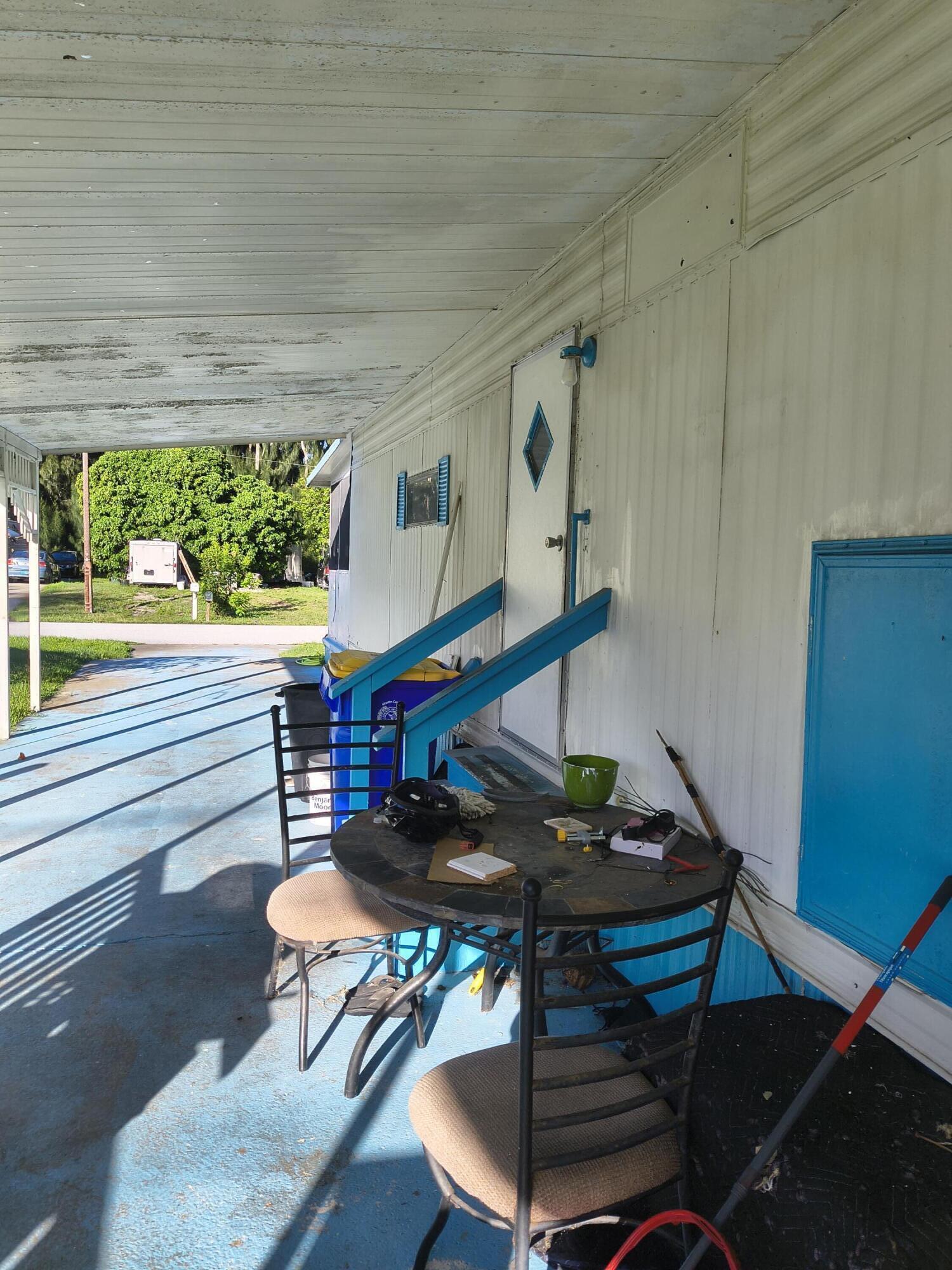 8294 Se Sandy Lane Property Photo 3
