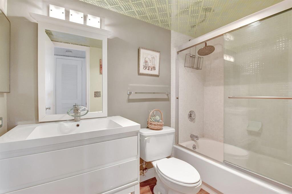 4070 Tivoli Court 307 Property Photo 23