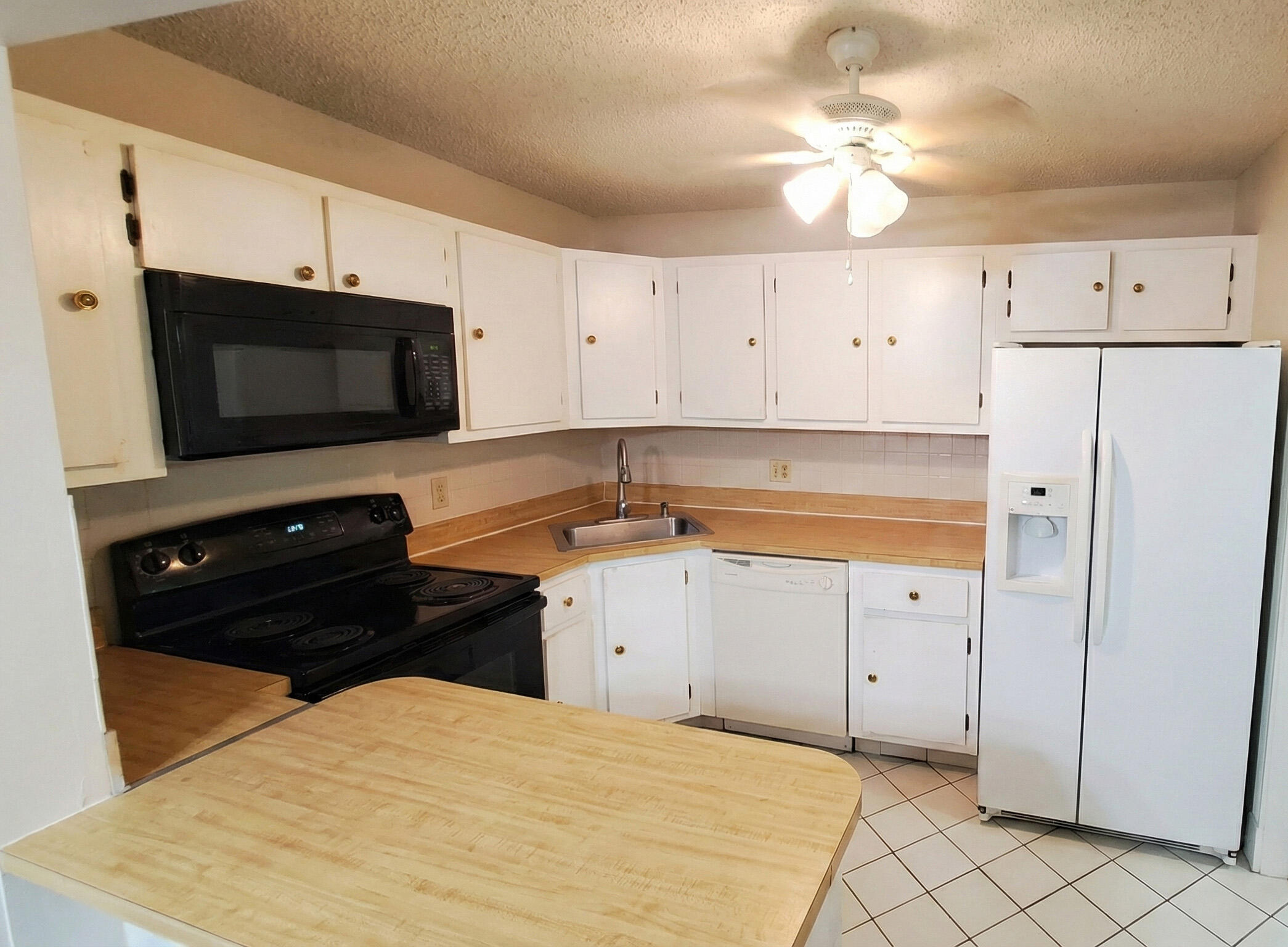 222 Pine Hov Circle B-2 Property Photo 4