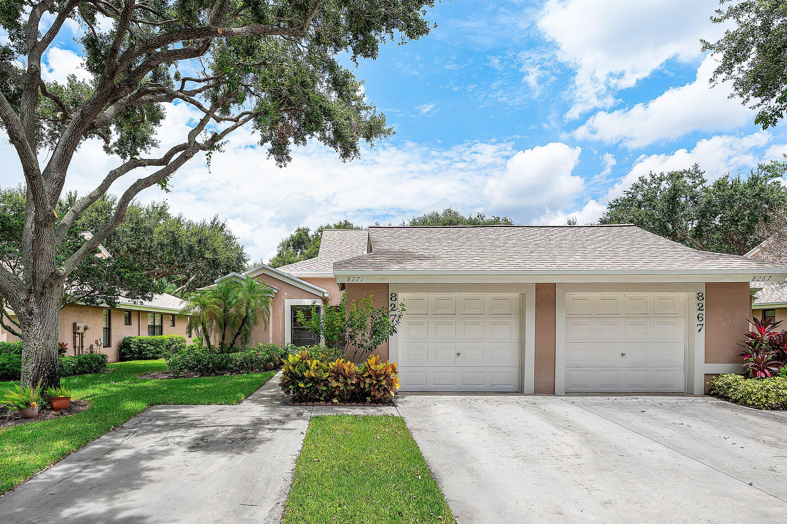 8271 Sun Lake Drive Property Photo 1
