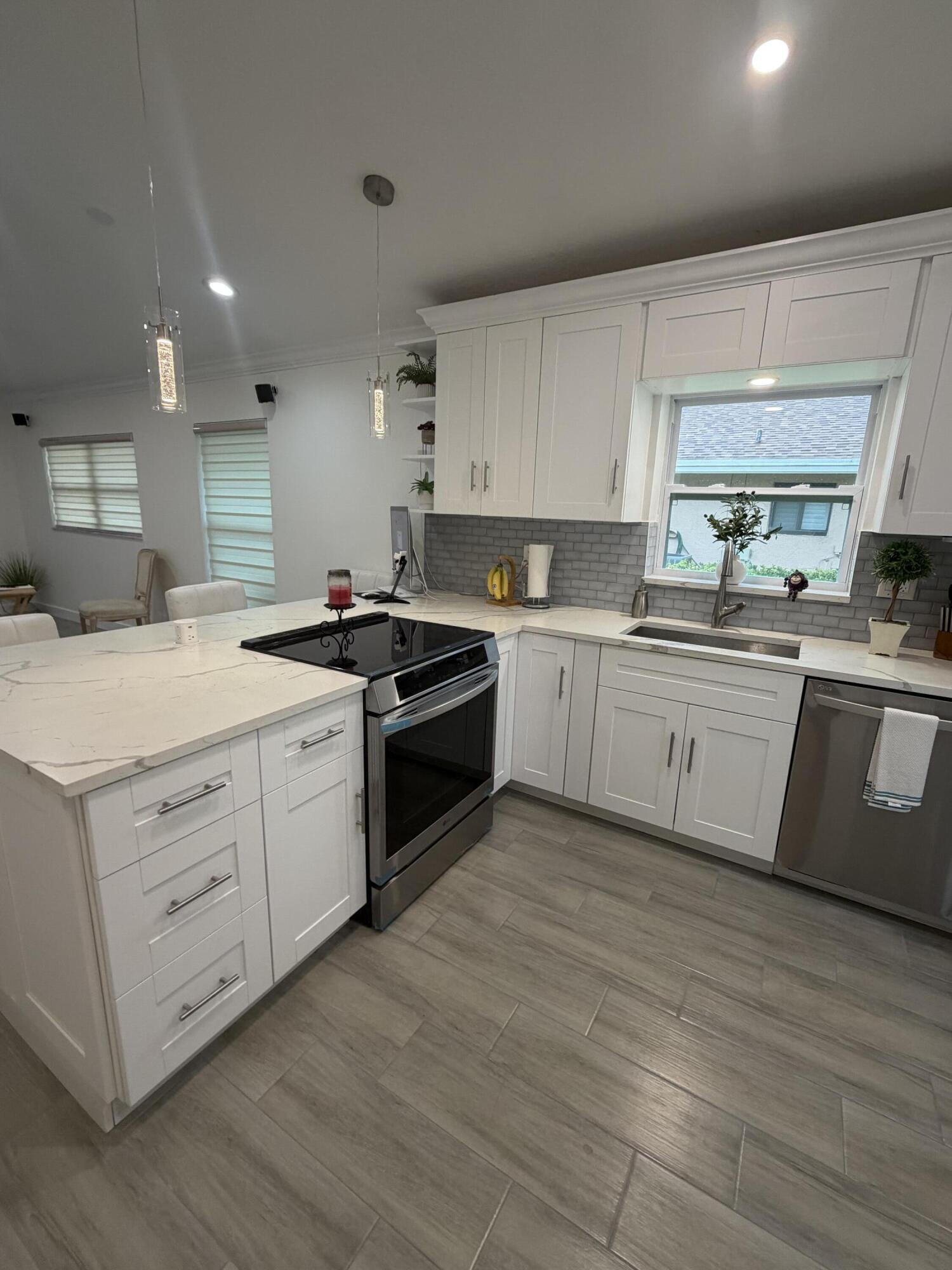 8182 Springtree Road Property Photo 3