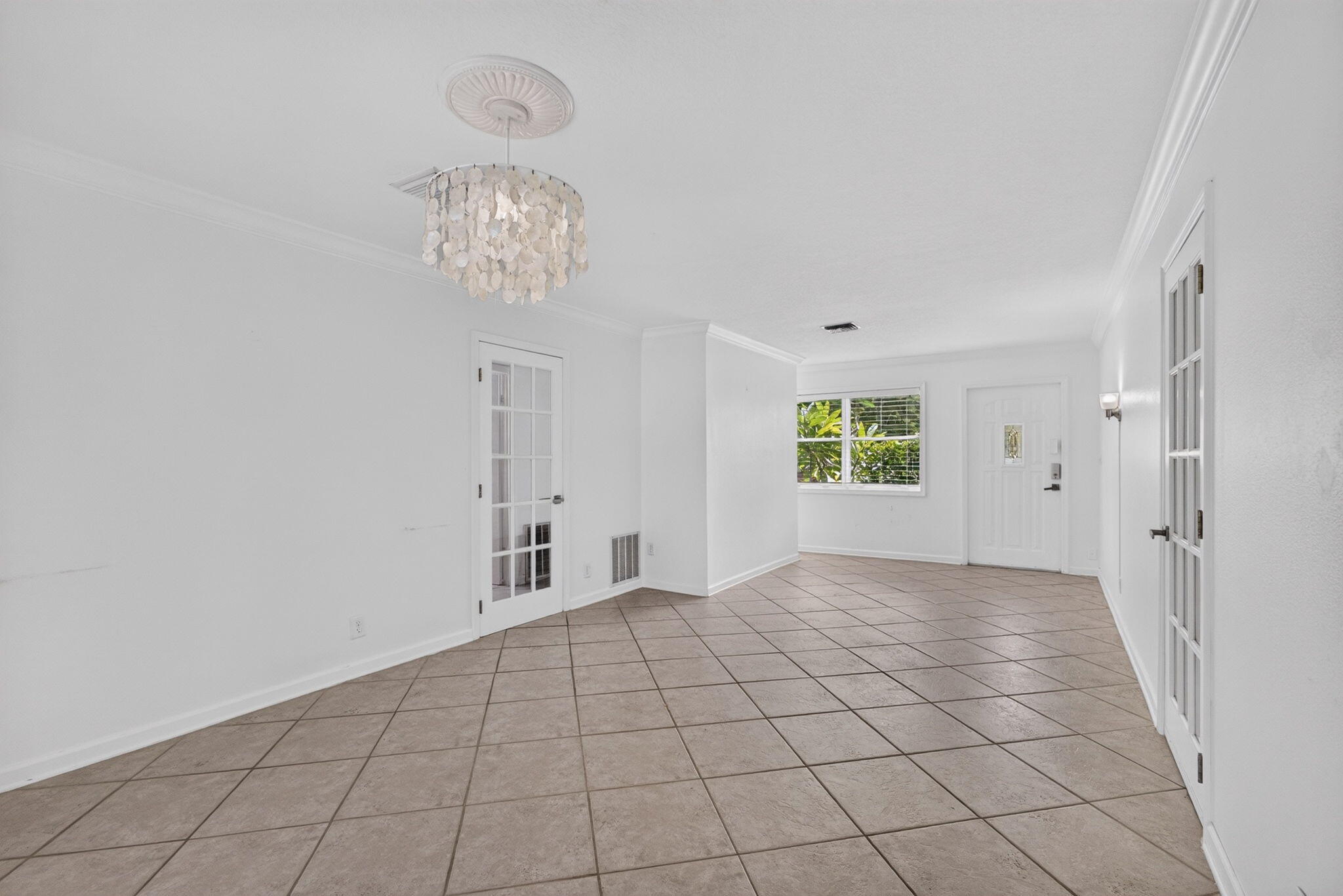 813 Date Palm Drive Property Photo 12