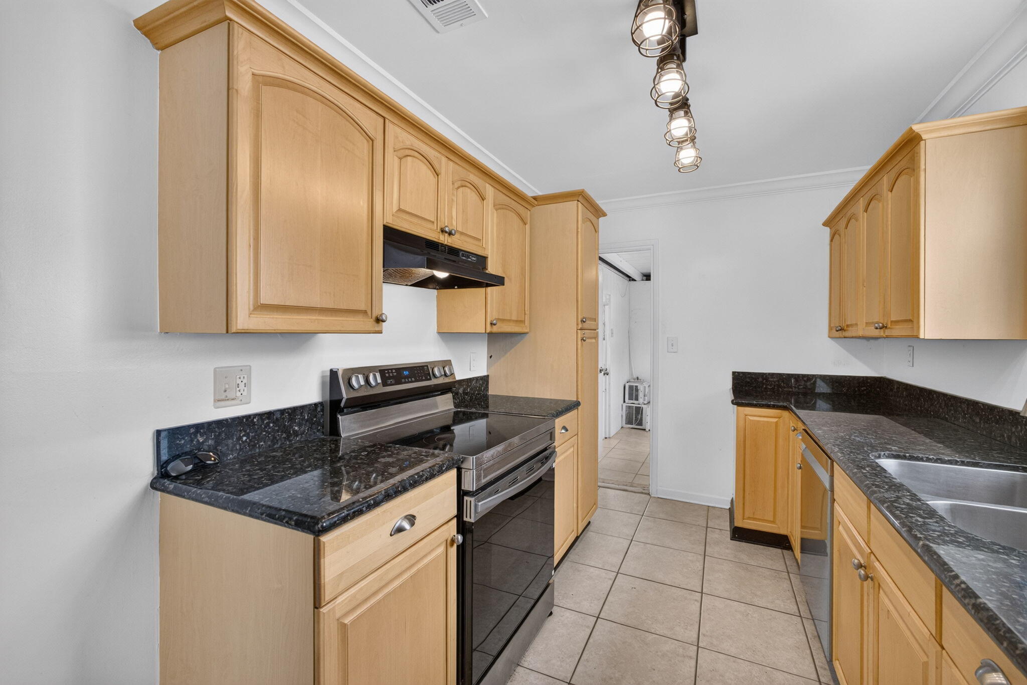 813 Date Palm Drive Property Photo 14