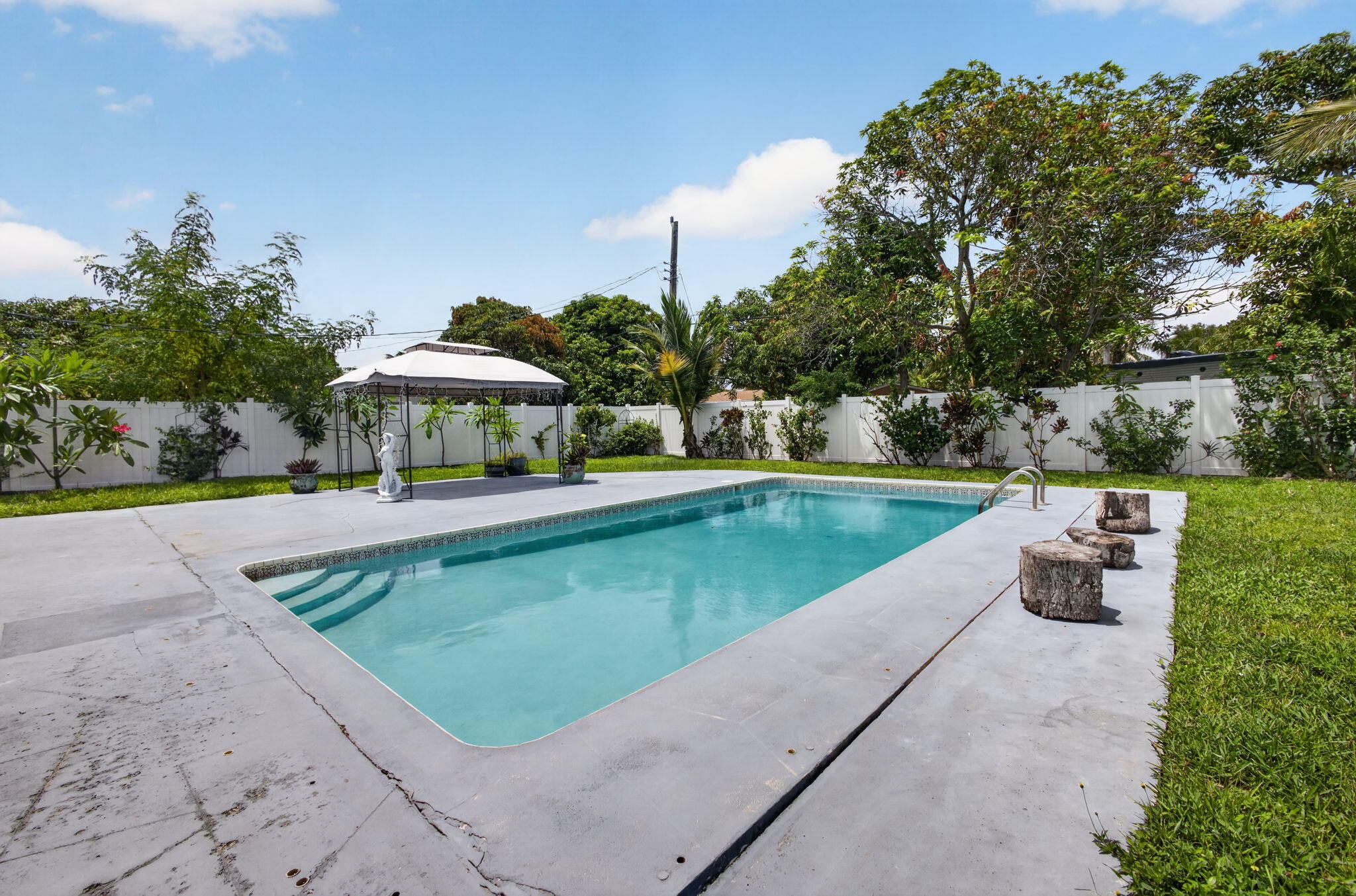 813 Date Palm Drive Property Photo 40